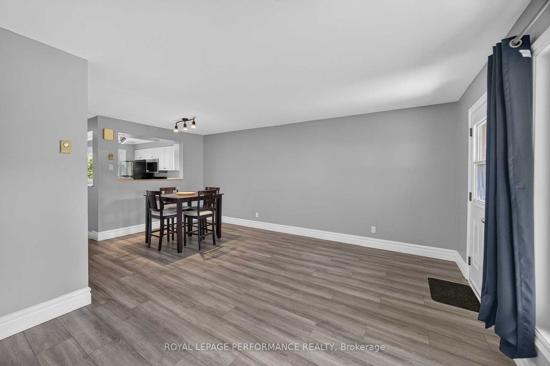 Photo 26 of Unit 16, 1304 Alness Court, Ottawa, Pineview — HOMEH