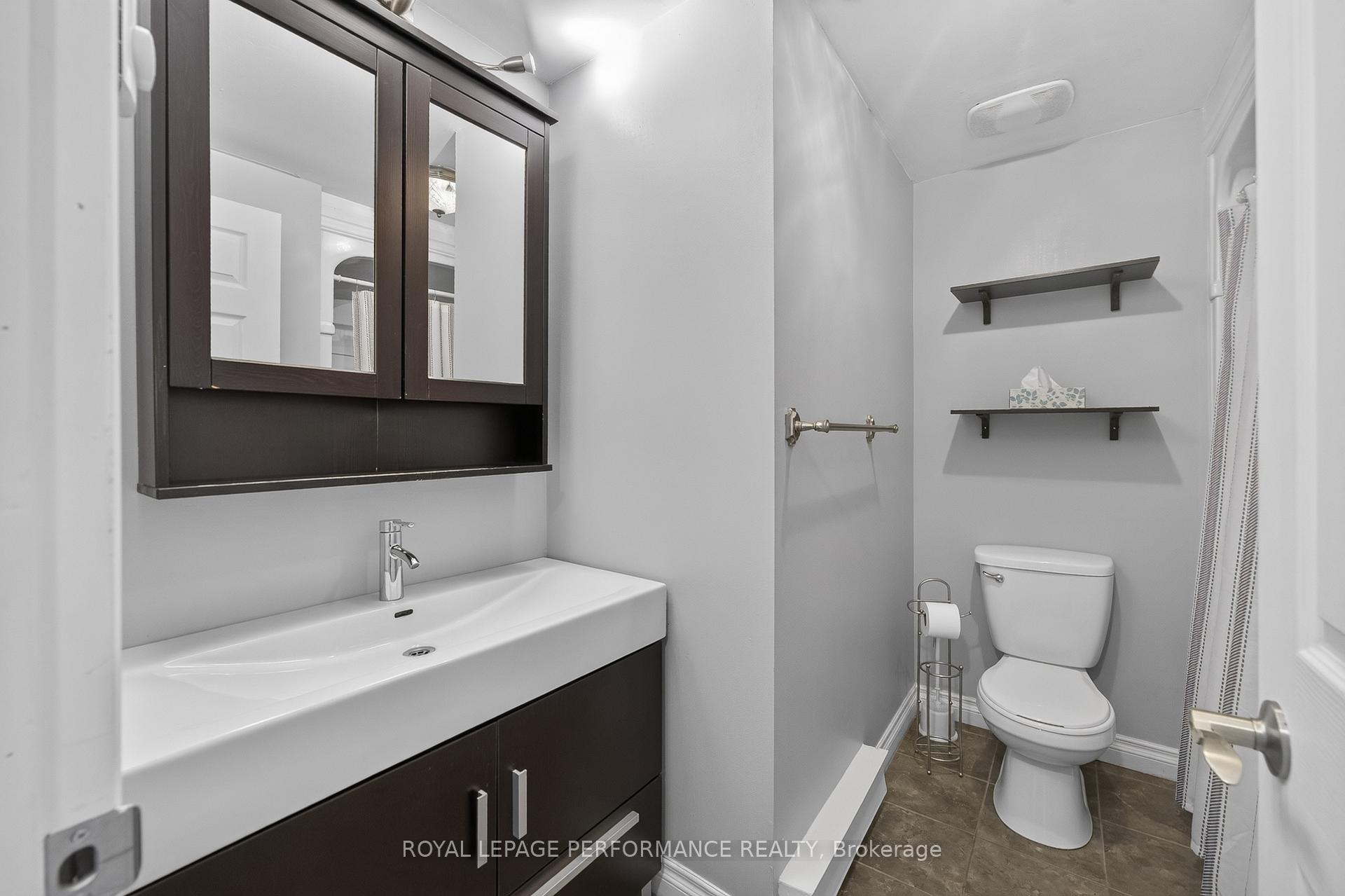 Photo 41 of Unit 16, 1304 Alness Court, Ottawa, Pineview — HOMEH