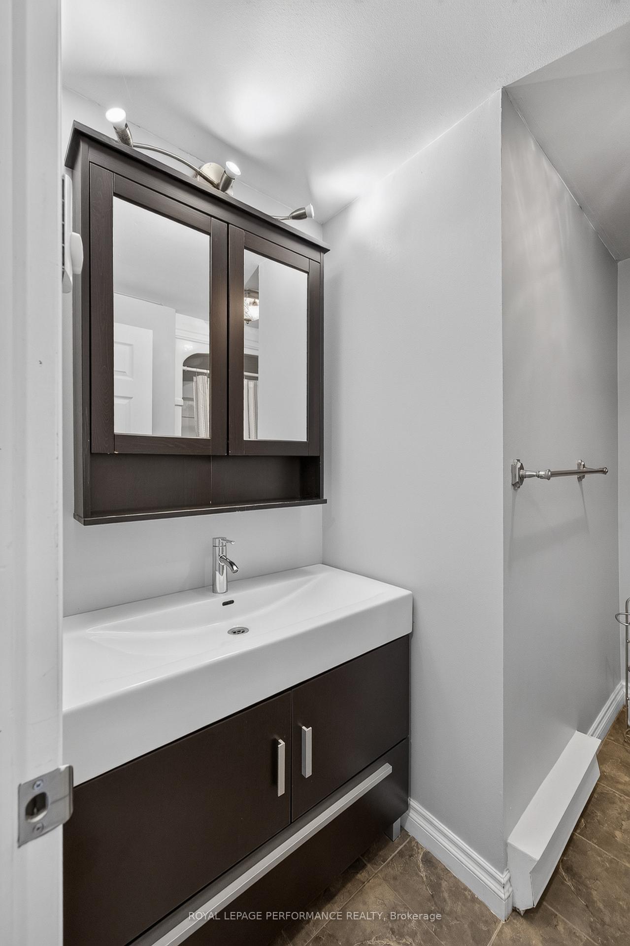Photo 42 of Unit 16, 1304 Alness Court, Ottawa, Pineview — HOMEH