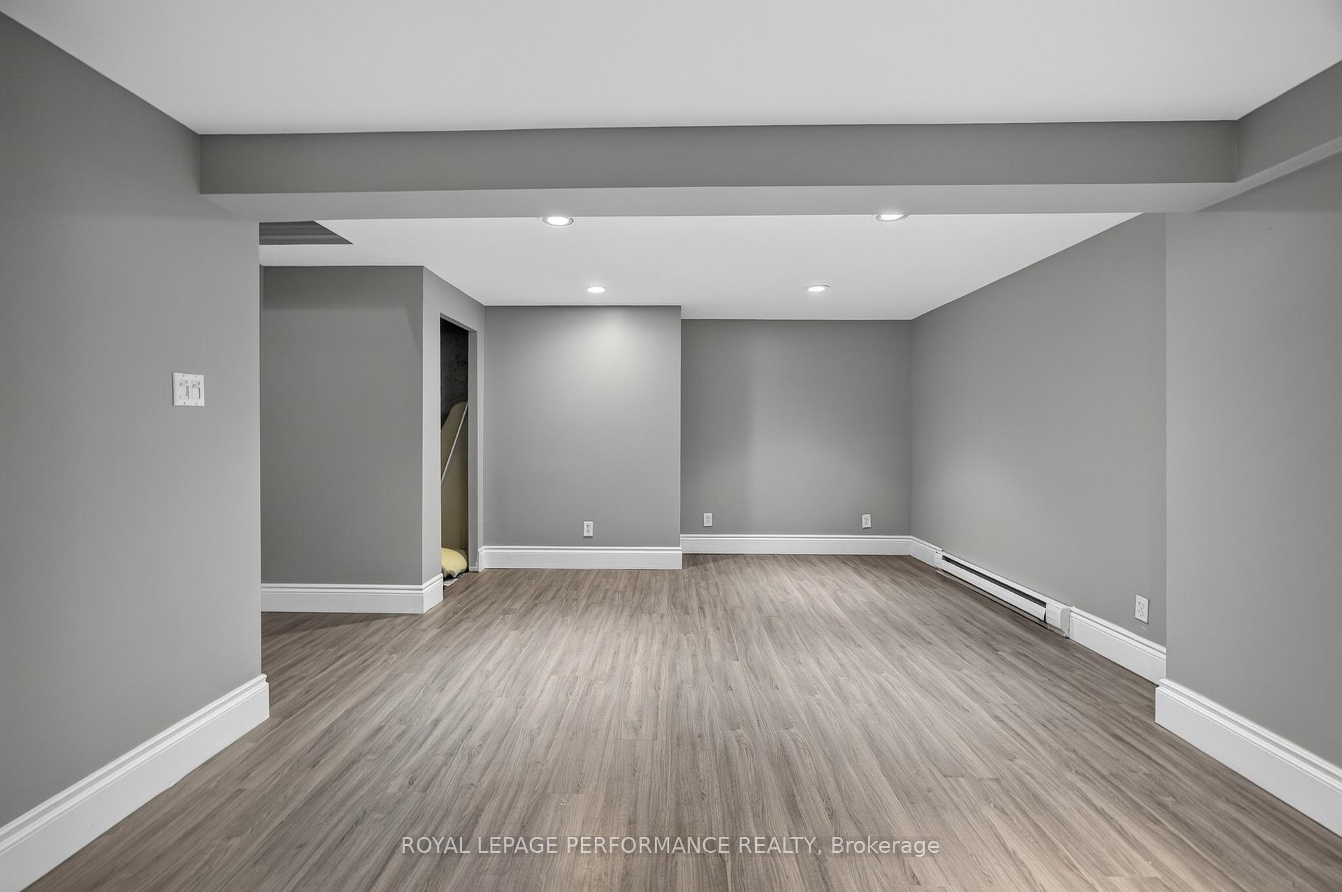 Photo 45 of Unit 16, 1304 Alness Court, Ottawa, Pineview — HOMEH
