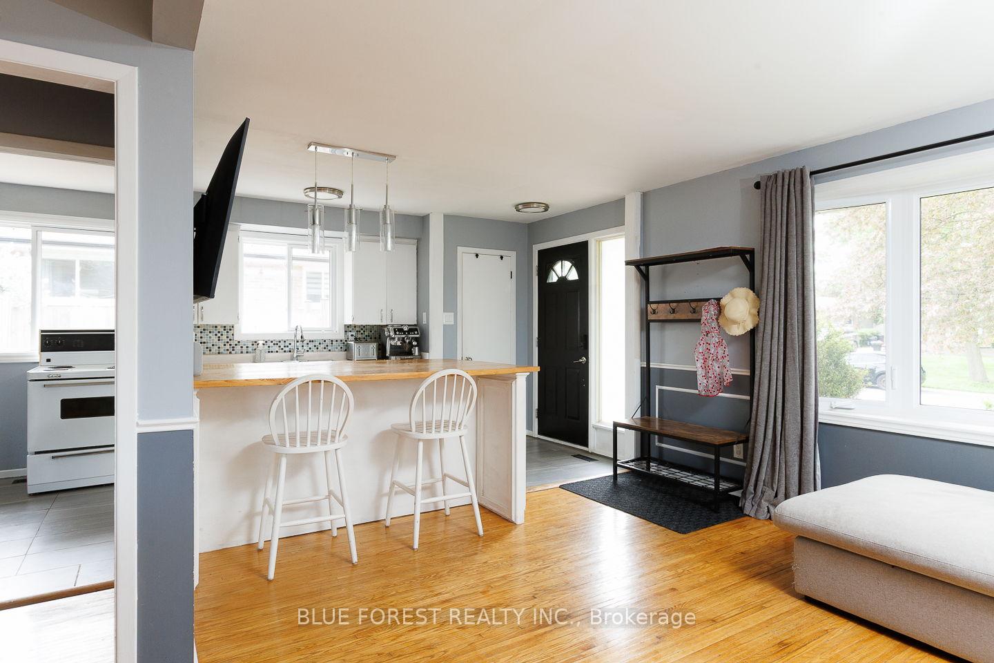 Photo 6 of 2 Surrey Crescent, London, South Y — HOMEH