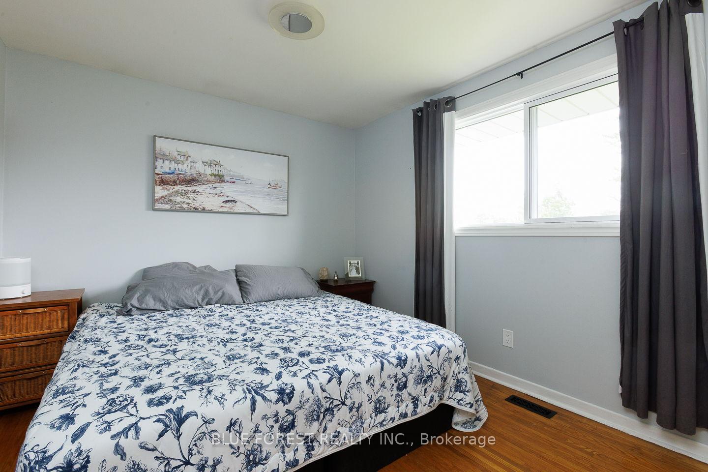 Photo 13 of 2 Surrey Crescent, London, South Y — HOMEH