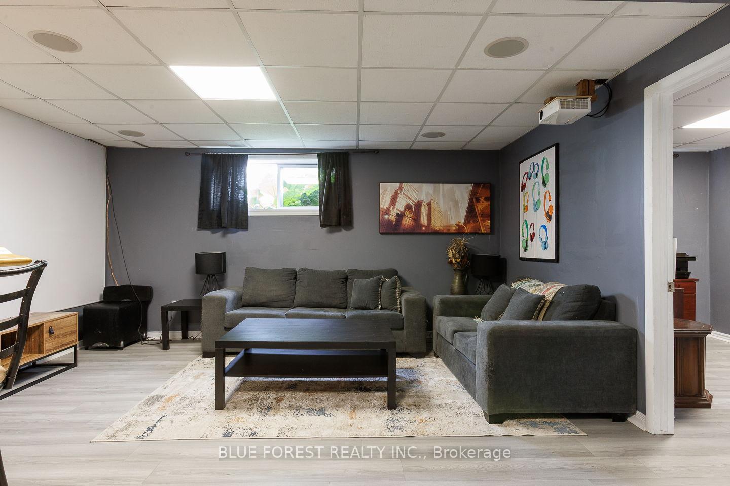 Photo 18 of 2 Surrey Crescent, London, South Y — HOMEH