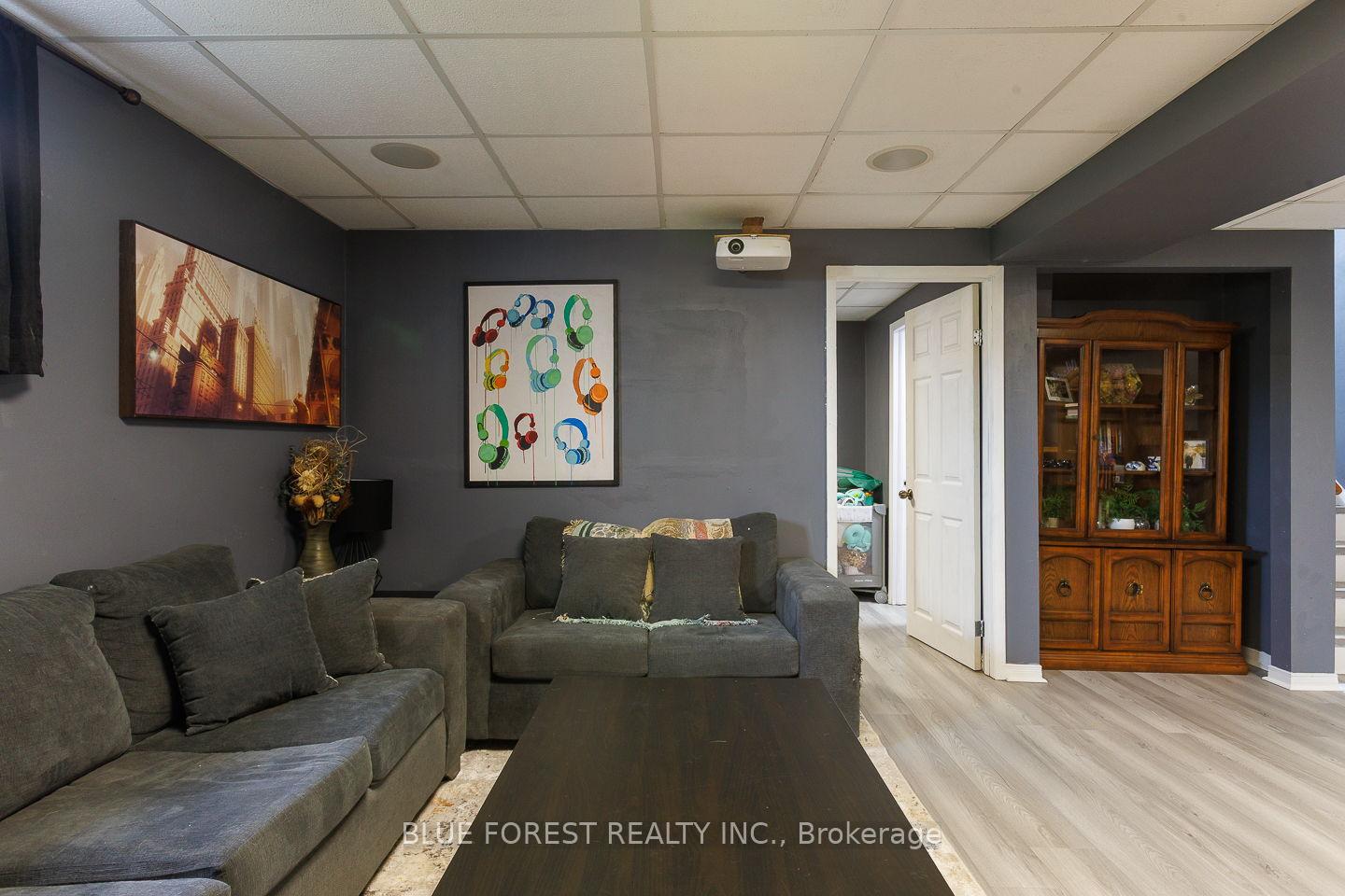 Photo 19 of 2 Surrey Crescent, London, South Y — HOMEH