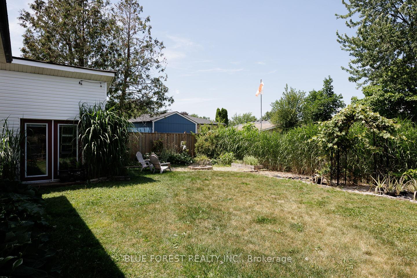 Photo 25 of 2 Surrey Crescent, London, South Y — HOMEH