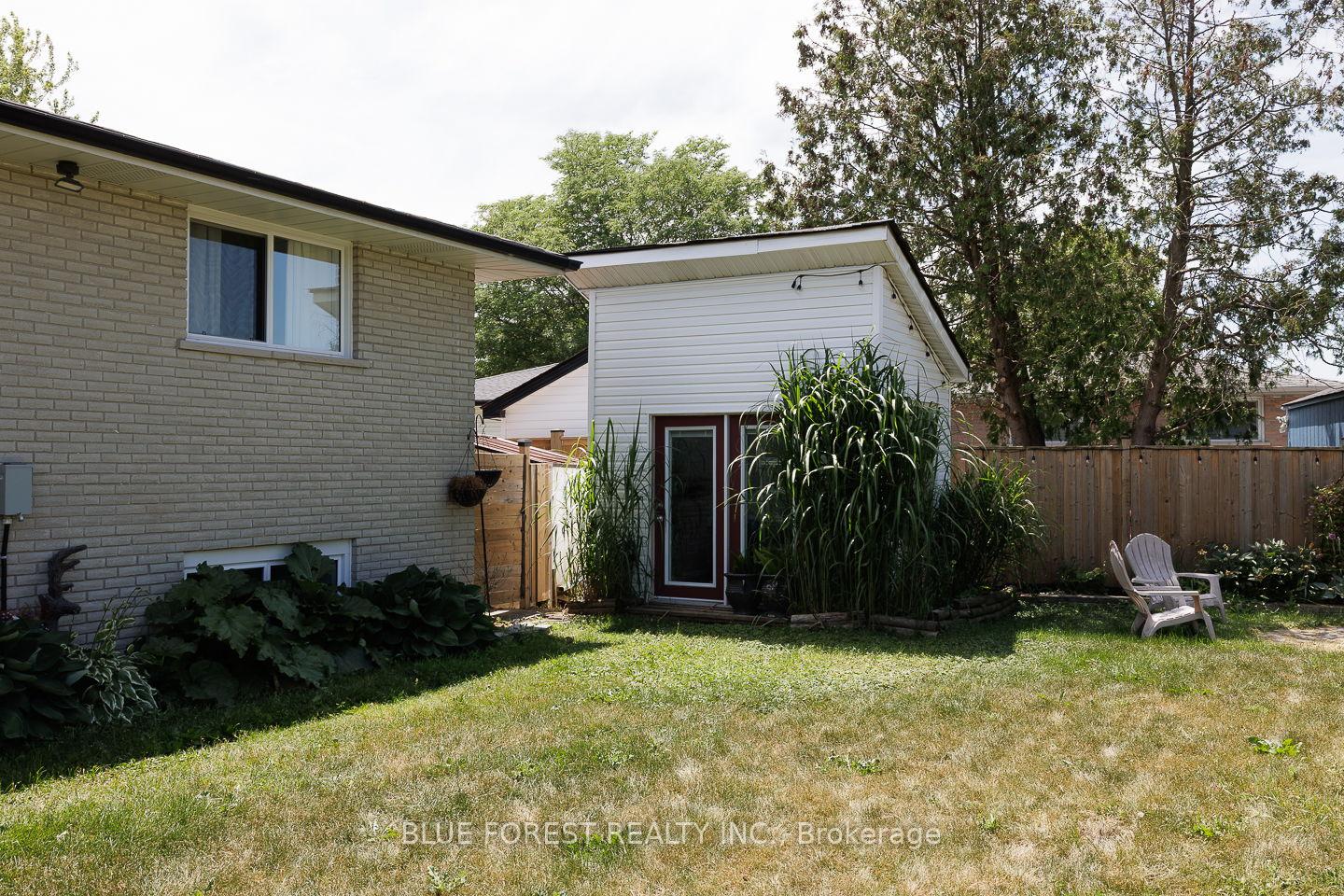 Photo 26 of 2 Surrey Crescent, London, South Y — HOMEH