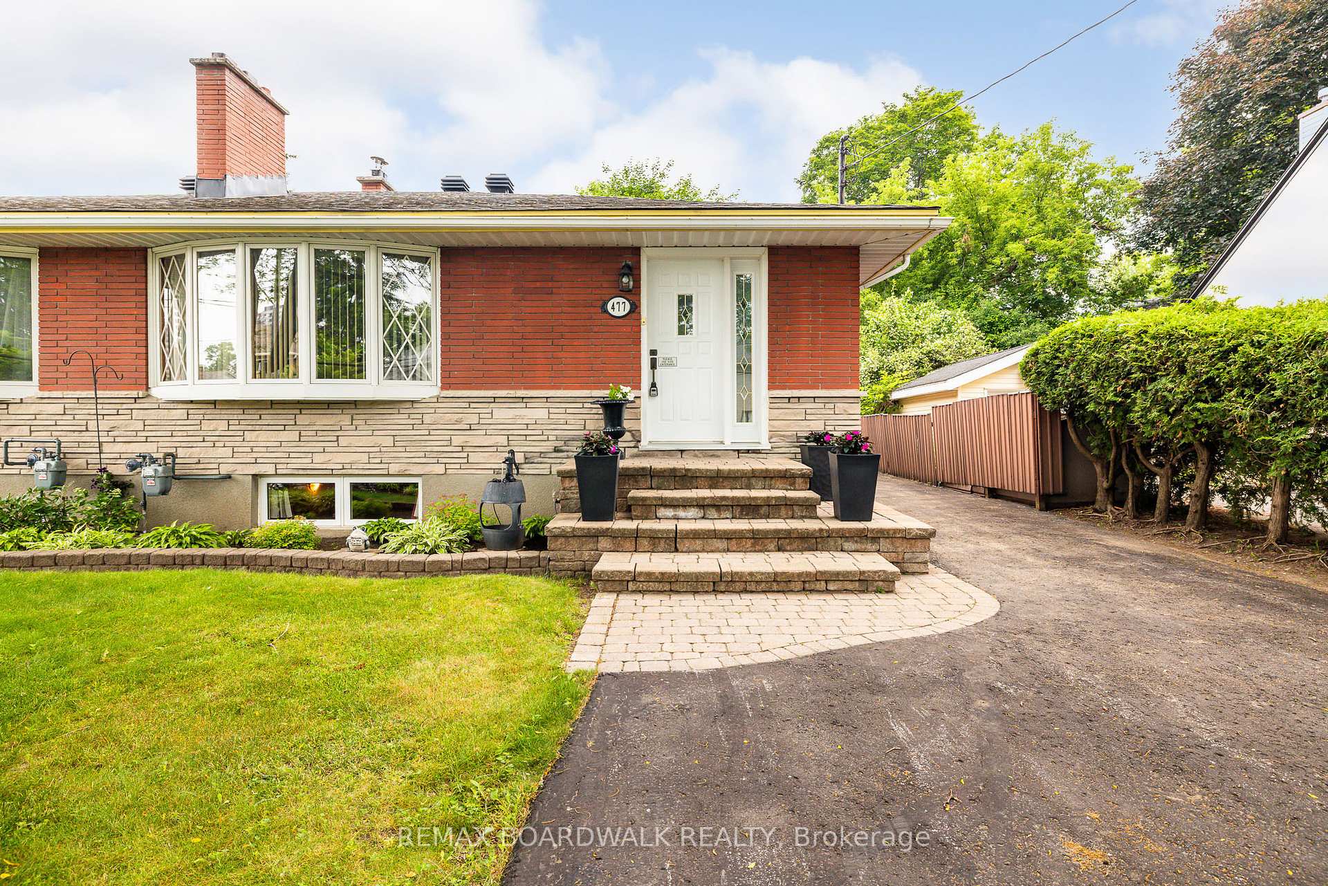 Photo 1 of 477 Edgeworth Avenue, Ottawa, Woodroffe — HOMEH