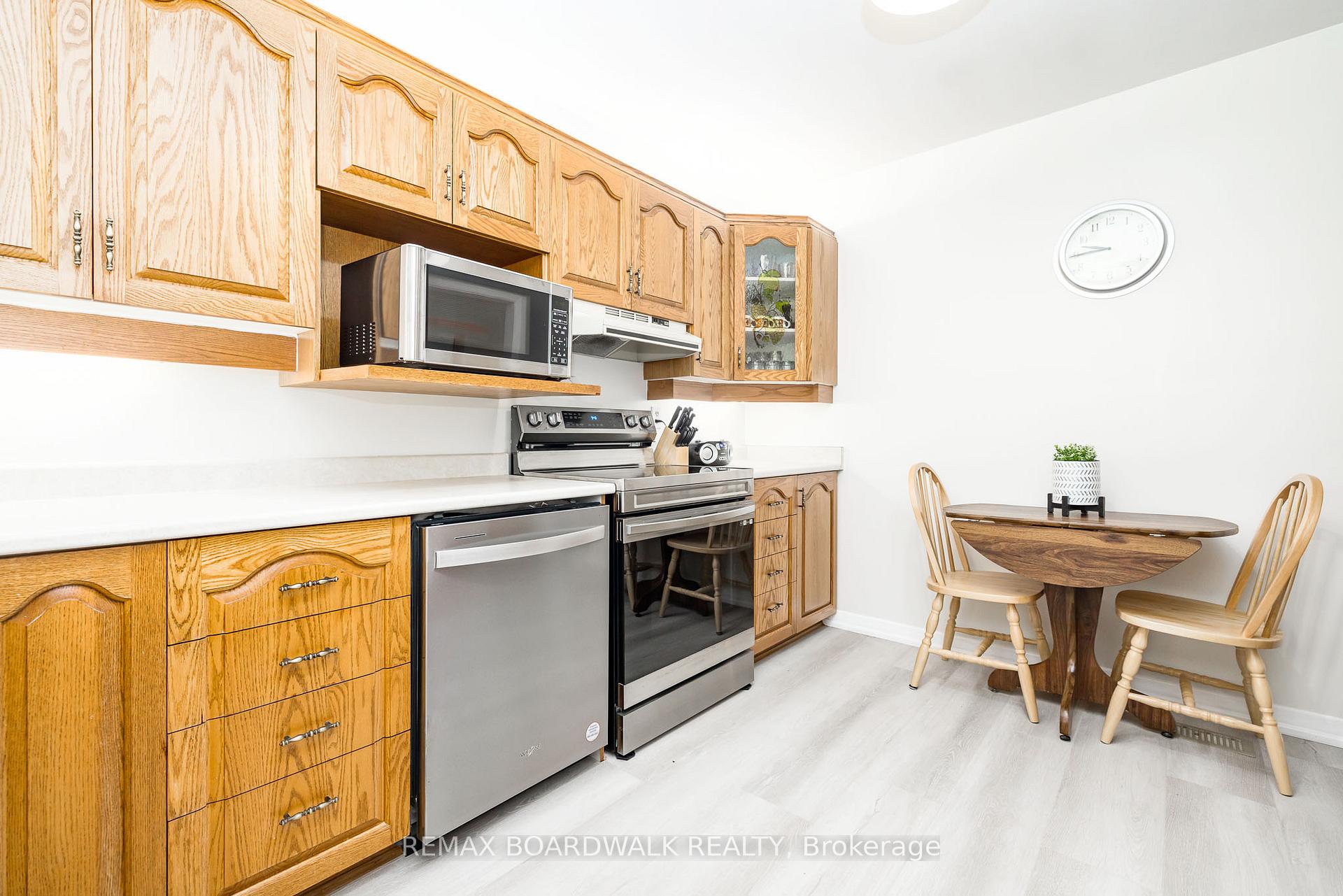 Photo 6 of 477 Edgeworth Avenue, Ottawa, Woodroffe — HOMEH