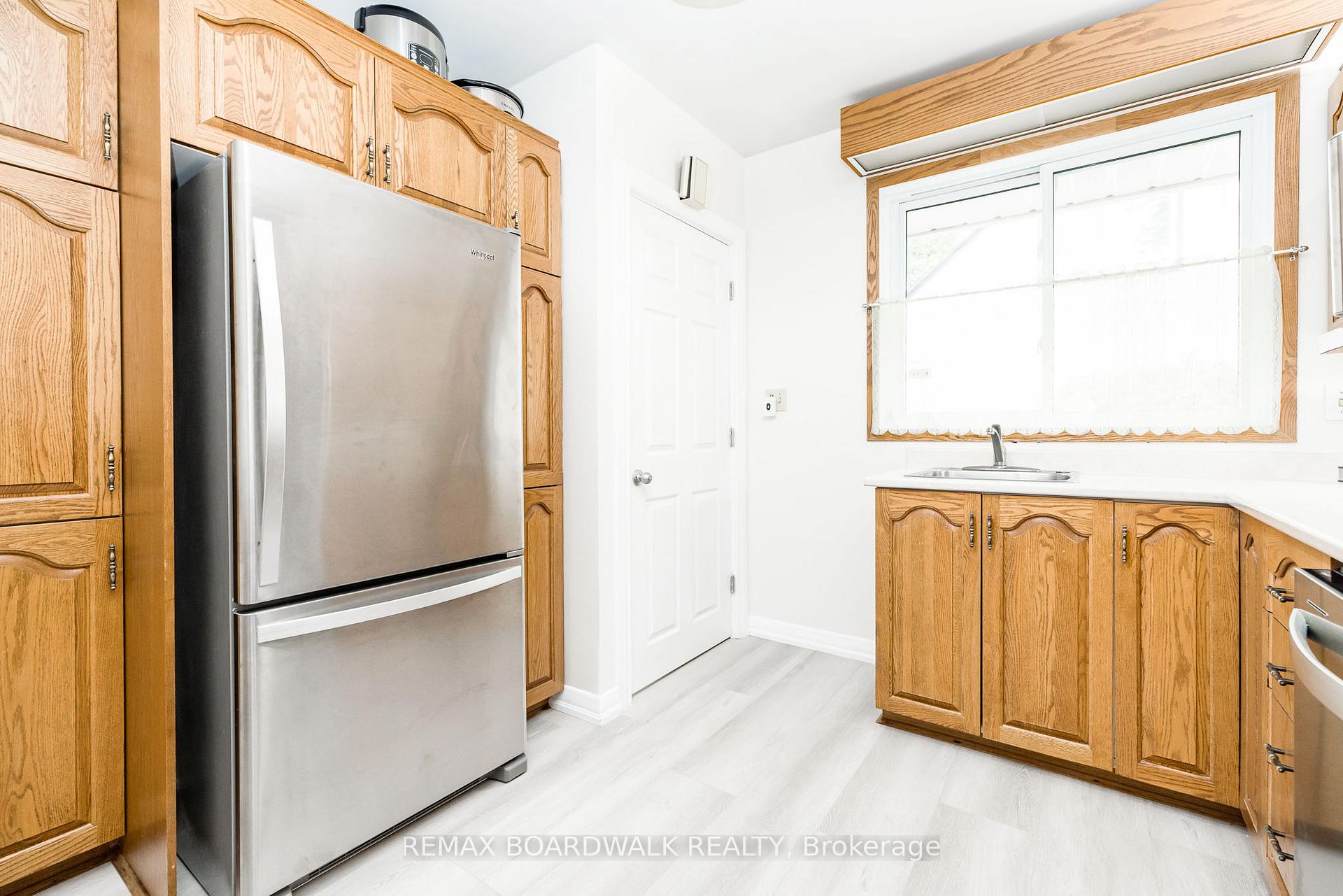 Photo 7 of 477 Edgeworth Avenue, Ottawa, Woodroffe — HOMEH