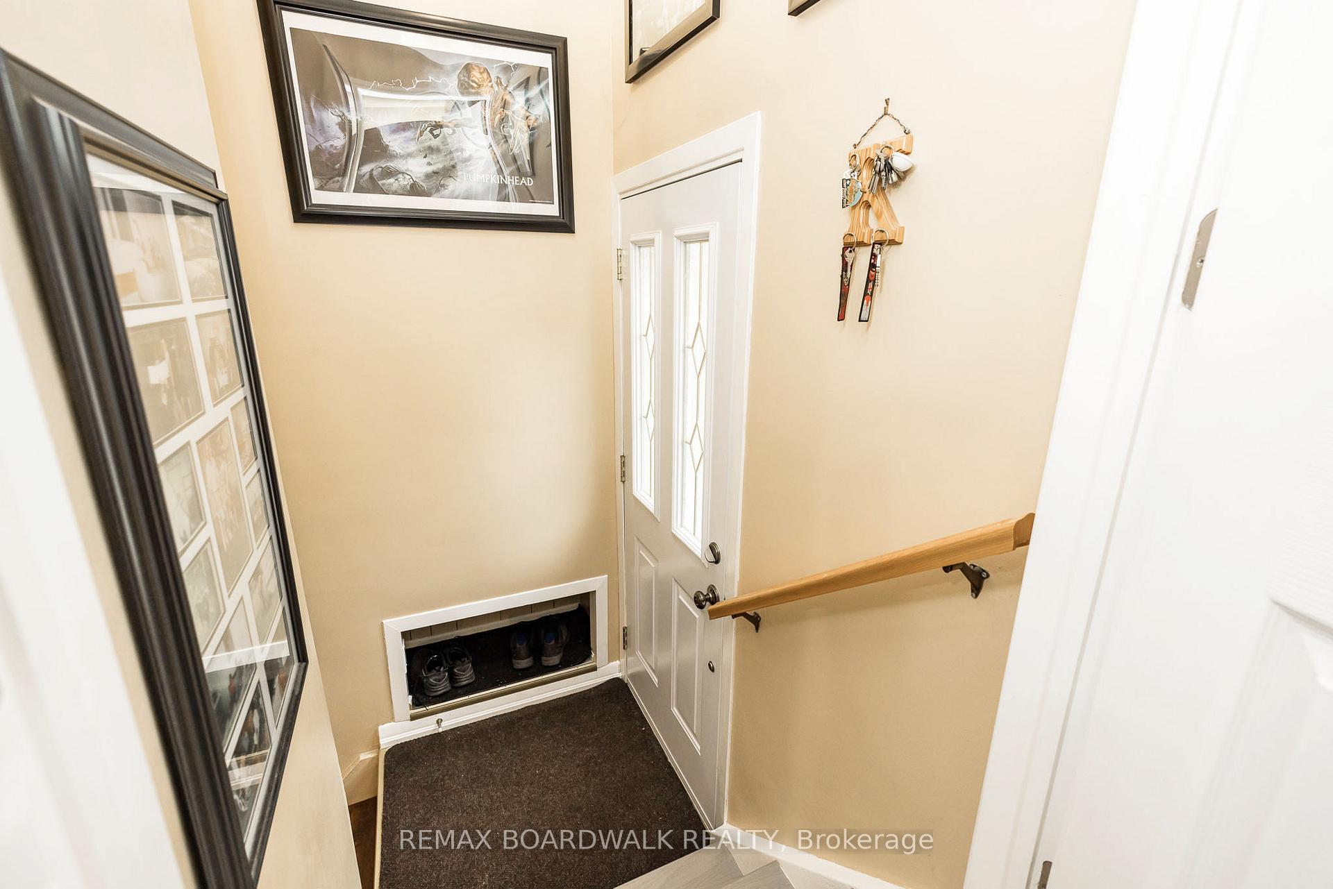 Photo 12 of 477 Edgeworth Avenue, Ottawa, Woodroffe — HOMEH