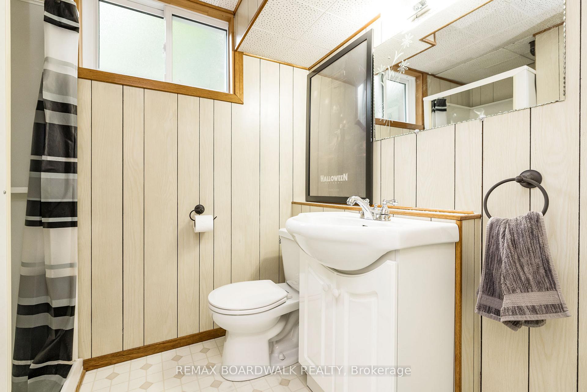 Photo 17 of 477 Edgeworth Avenue, Ottawa, Woodroffe — HOMEH