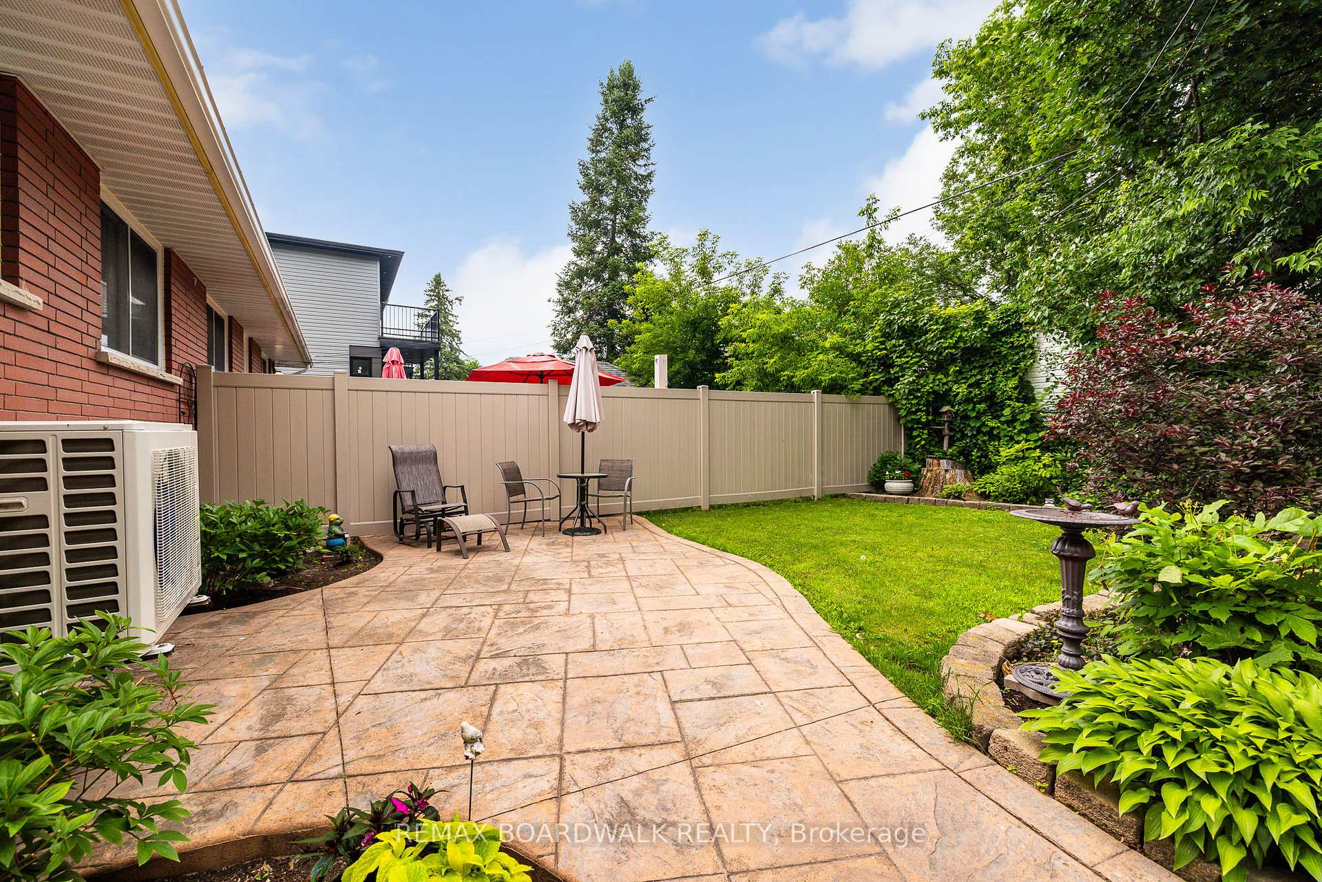 Photo 20 of 477 Edgeworth Avenue, Ottawa, Woodroffe — HOMEH