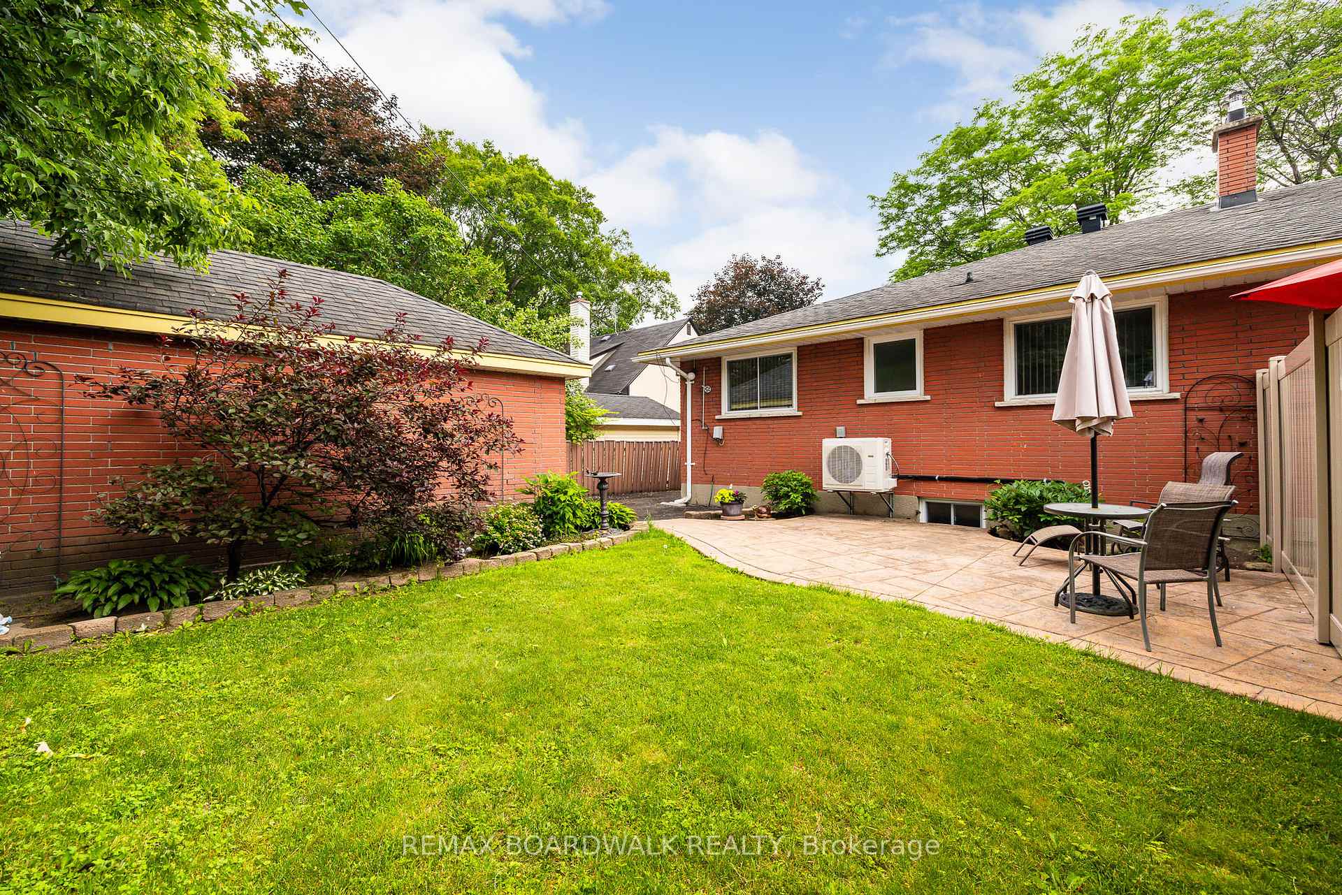 Photo 22 of 477 Edgeworth Avenue, Ottawa, Woodroffe — HOMEH