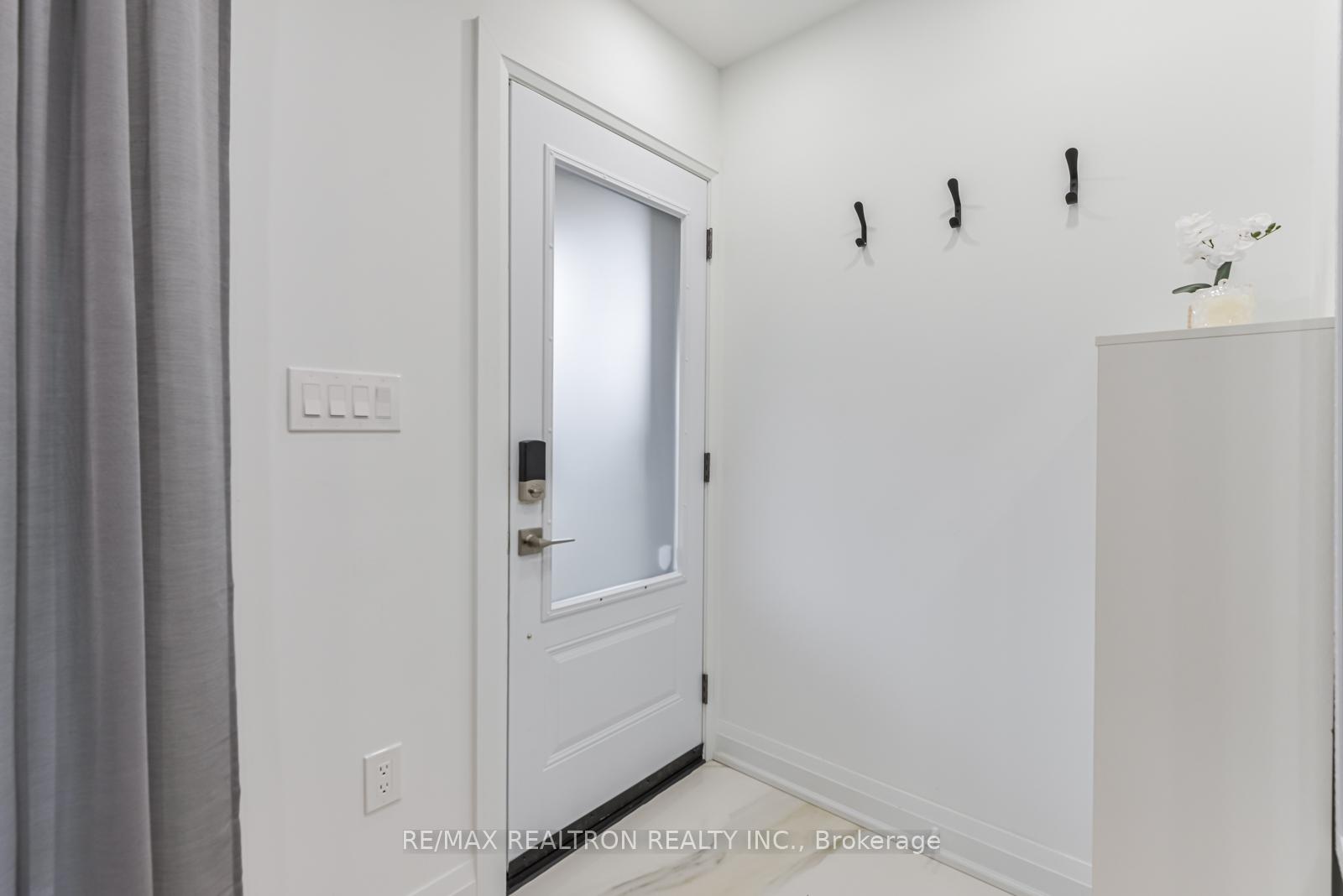 Photo 6 of 1A Normandy Boulevard, Toronto, Woodbine Corridor — HOMEH