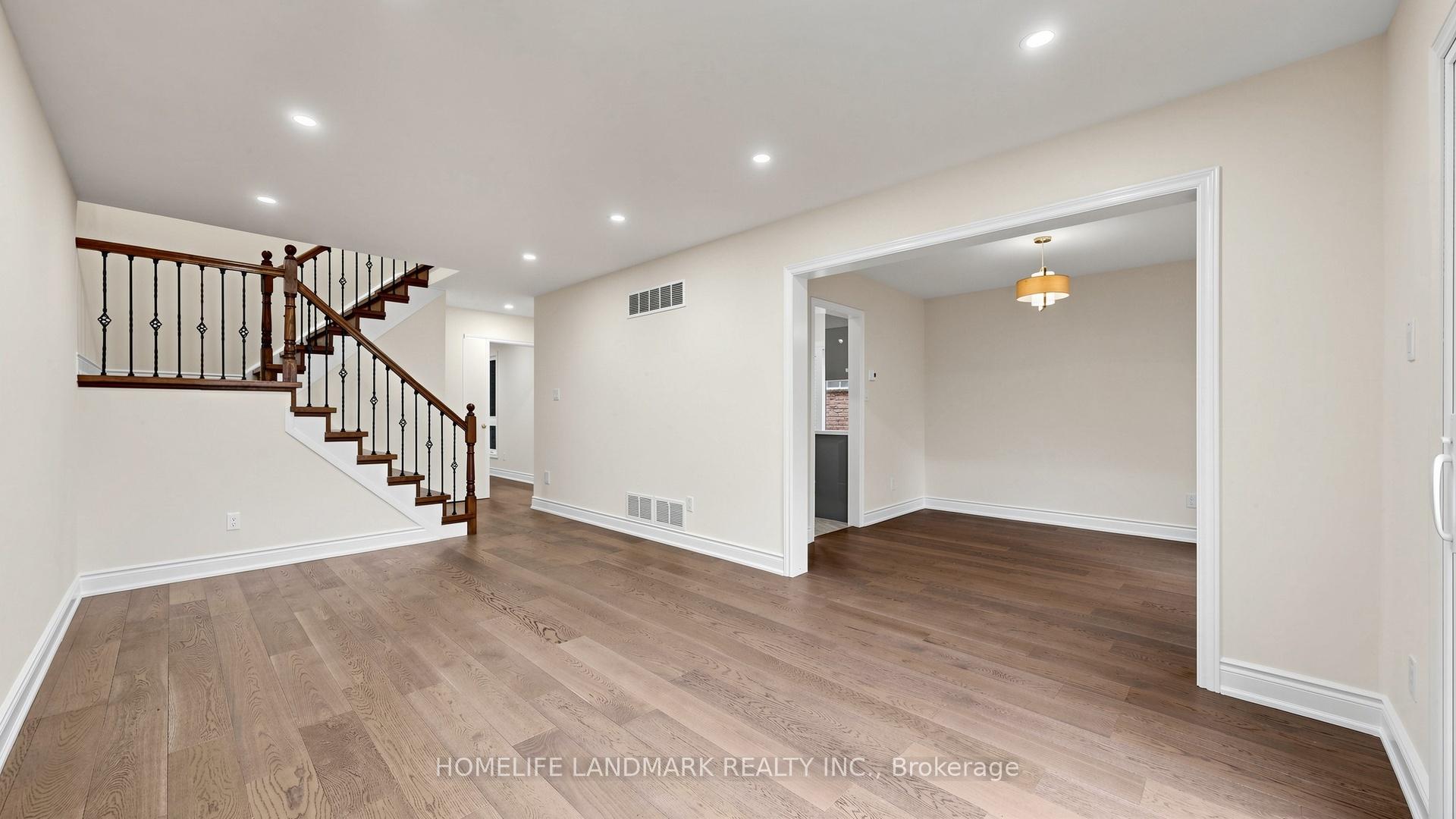 Photo 6 of 31 Fullerton Crescent, Markham, Milliken Mills West — HOMEH