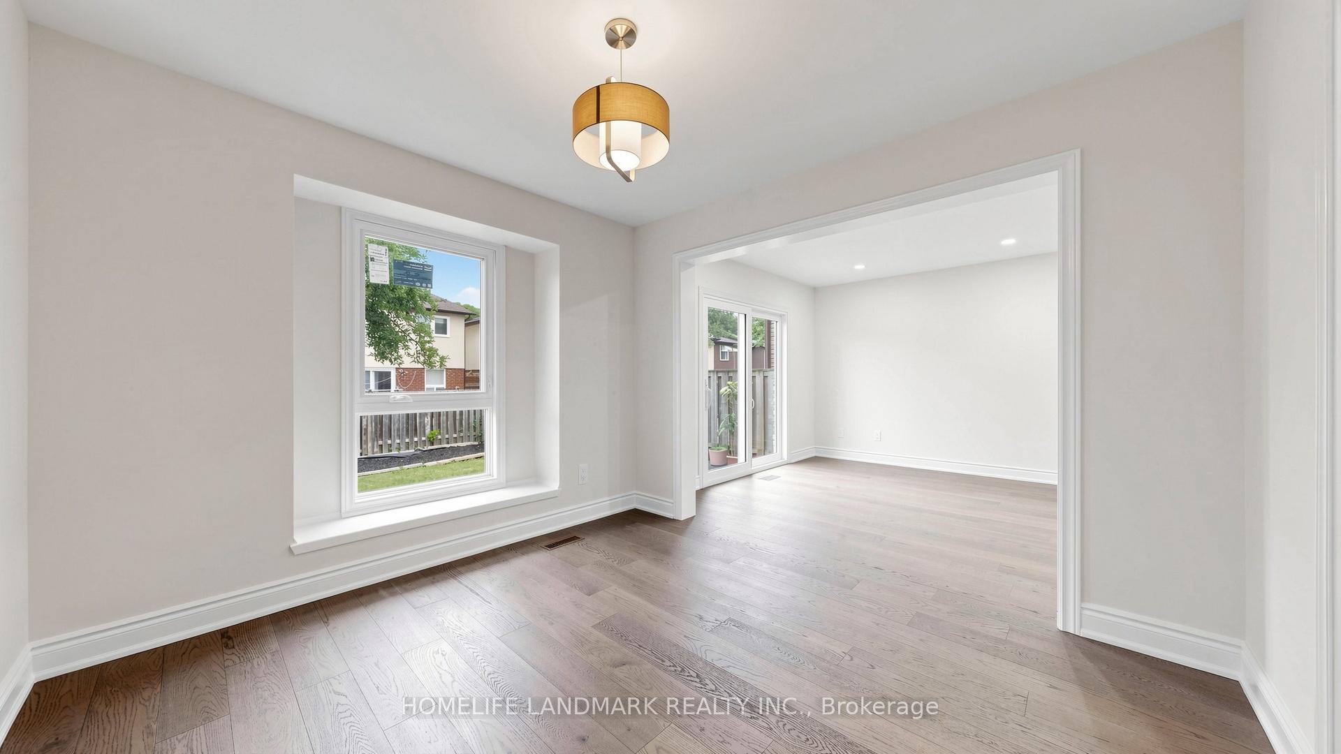 Photo 11 of 31 Fullerton Crescent, Markham, Milliken Mills West — HOMEH