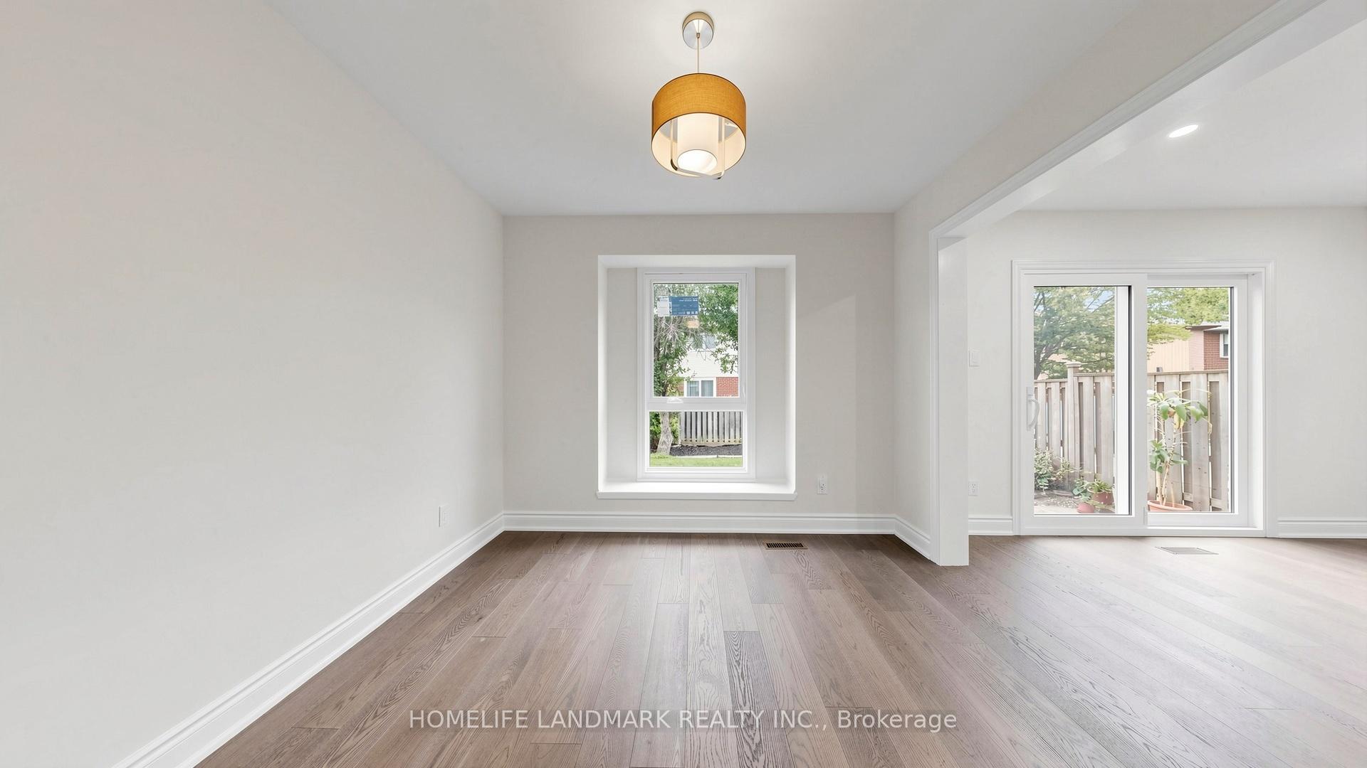 Photo 12 of 31 Fullerton Crescent, Markham, Milliken Mills West — HOMEH