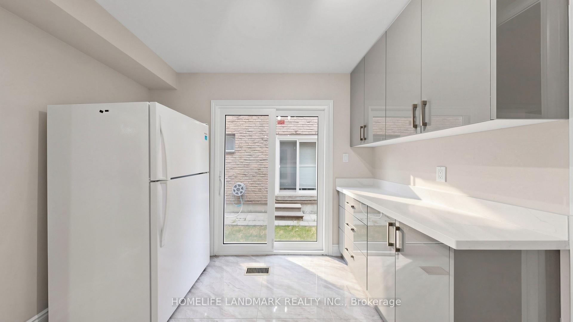 Photo 16 of 31 Fullerton Crescent, Markham, Milliken Mills West — HOMEH