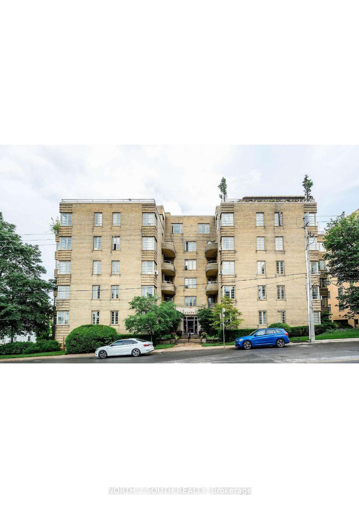 Front of Unit 210, 707 Eglinton Avenue W