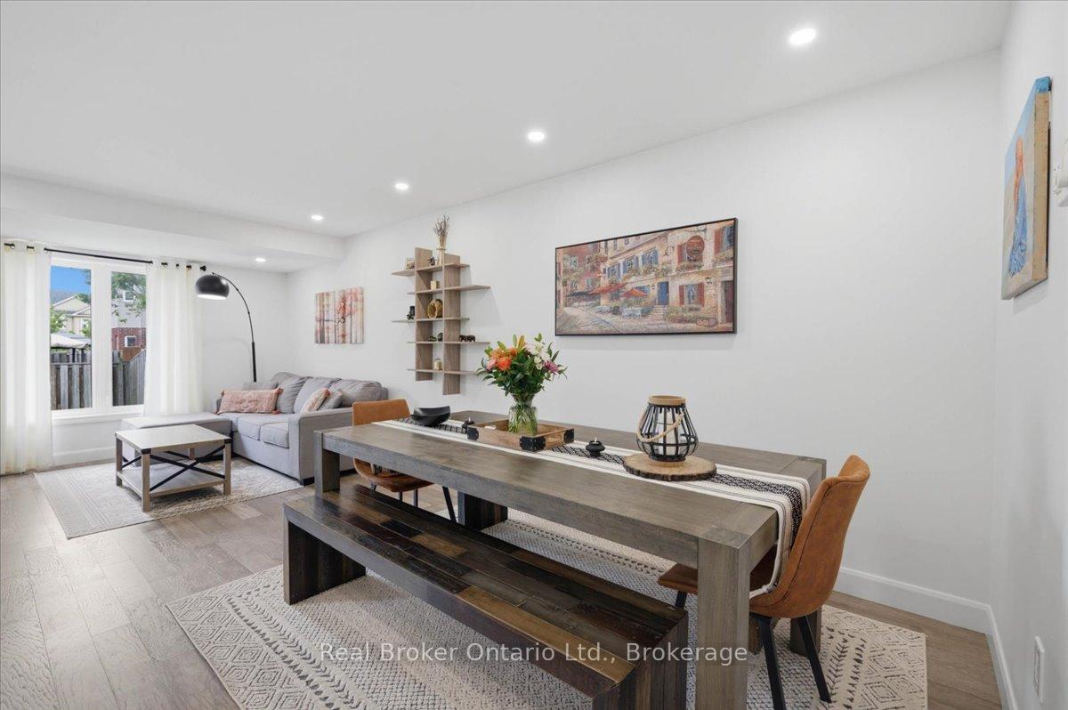 Photo 12 of 54 Laughland Lane, Guelph, Pineridge/Westminster Woods — HOMEH