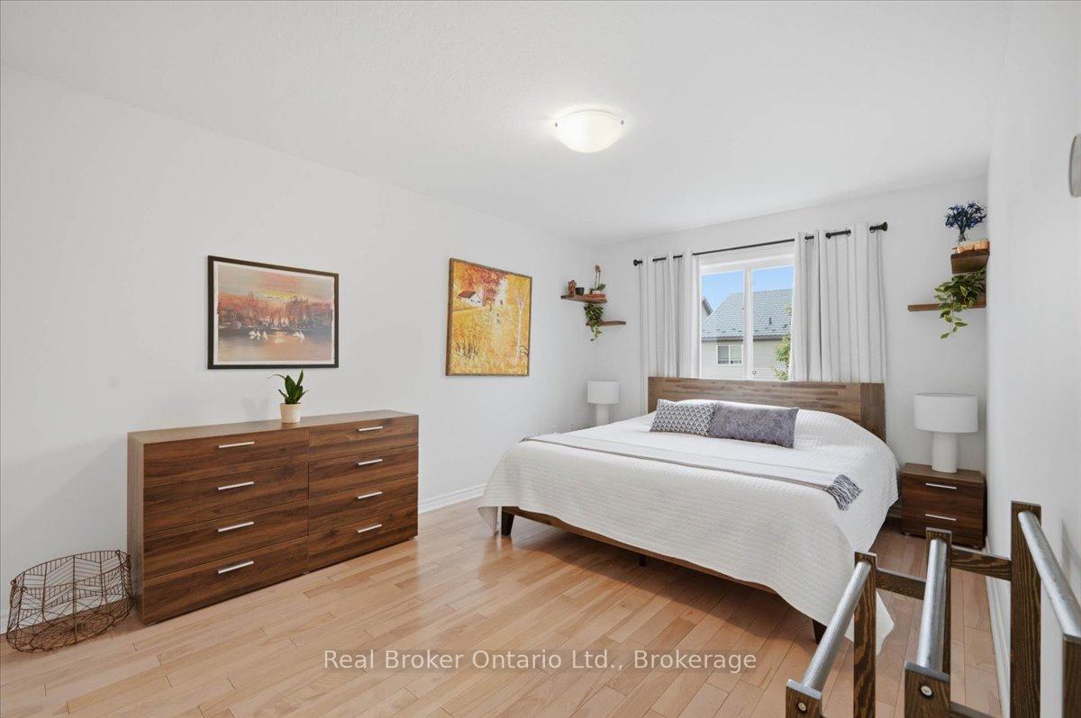 Photo 18 of 54 Laughland Lane, Guelph, Pineridge/Westminster Woods — HOMEH