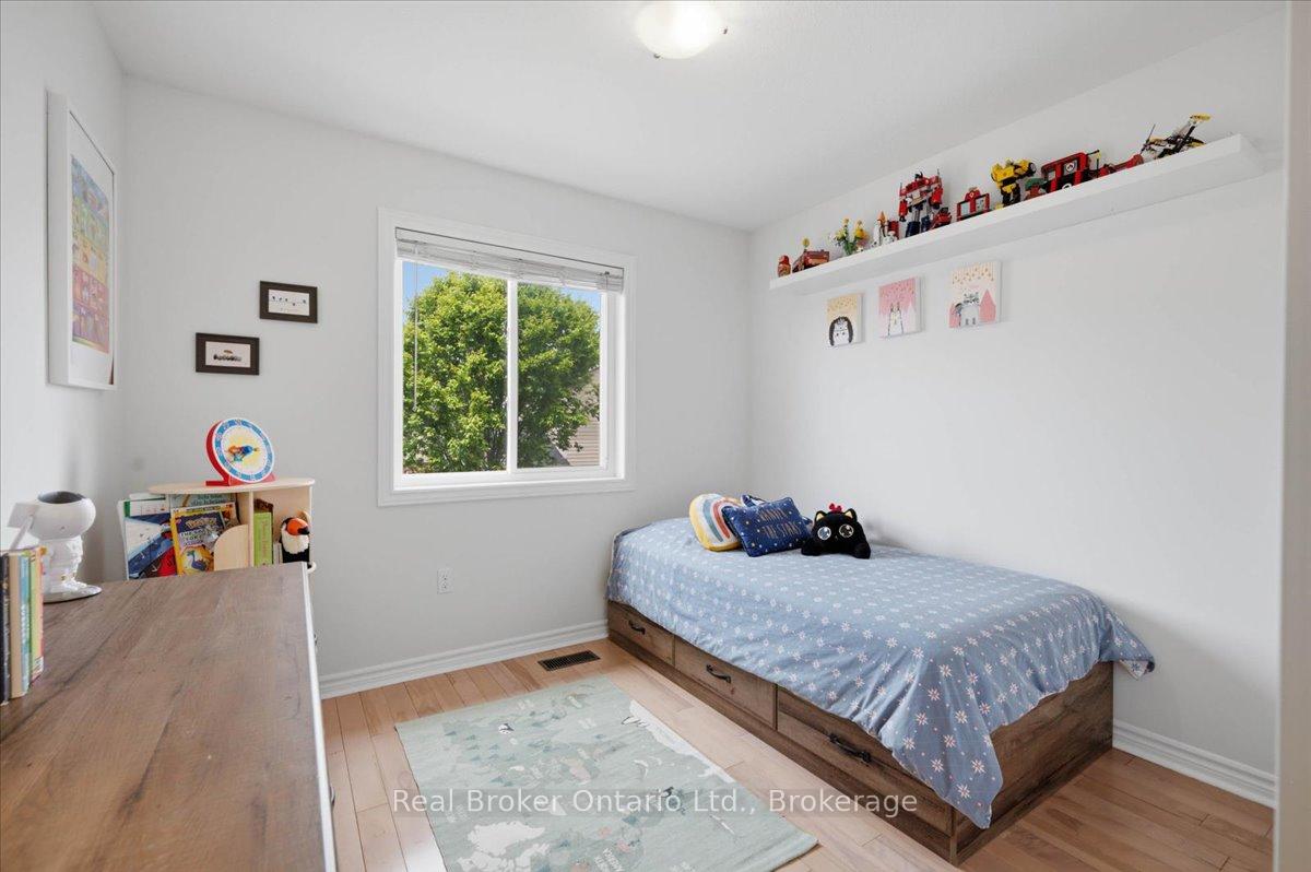 Photo 21 of 54 Laughland Lane, Guelph, Pineridge/Westminster Woods — HOMEH