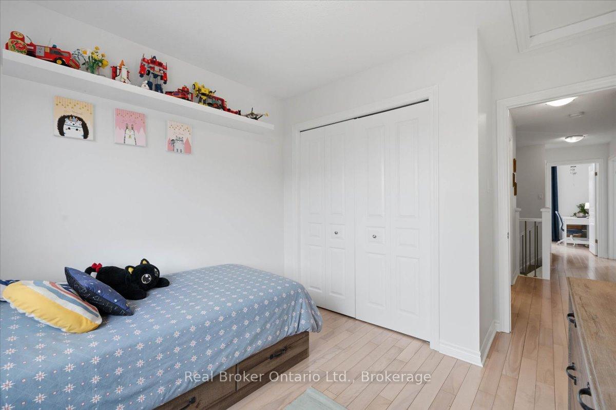 Photo 22 of 54 Laughland Lane, Guelph, Pineridge/Westminster Woods — HOMEH