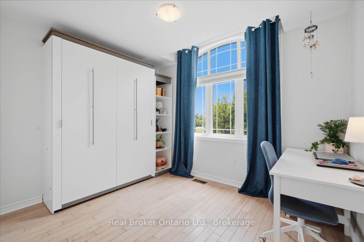 Photo 24 of 54 Laughland Lane, Guelph, Pineridge/Westminster Woods — HOMEH