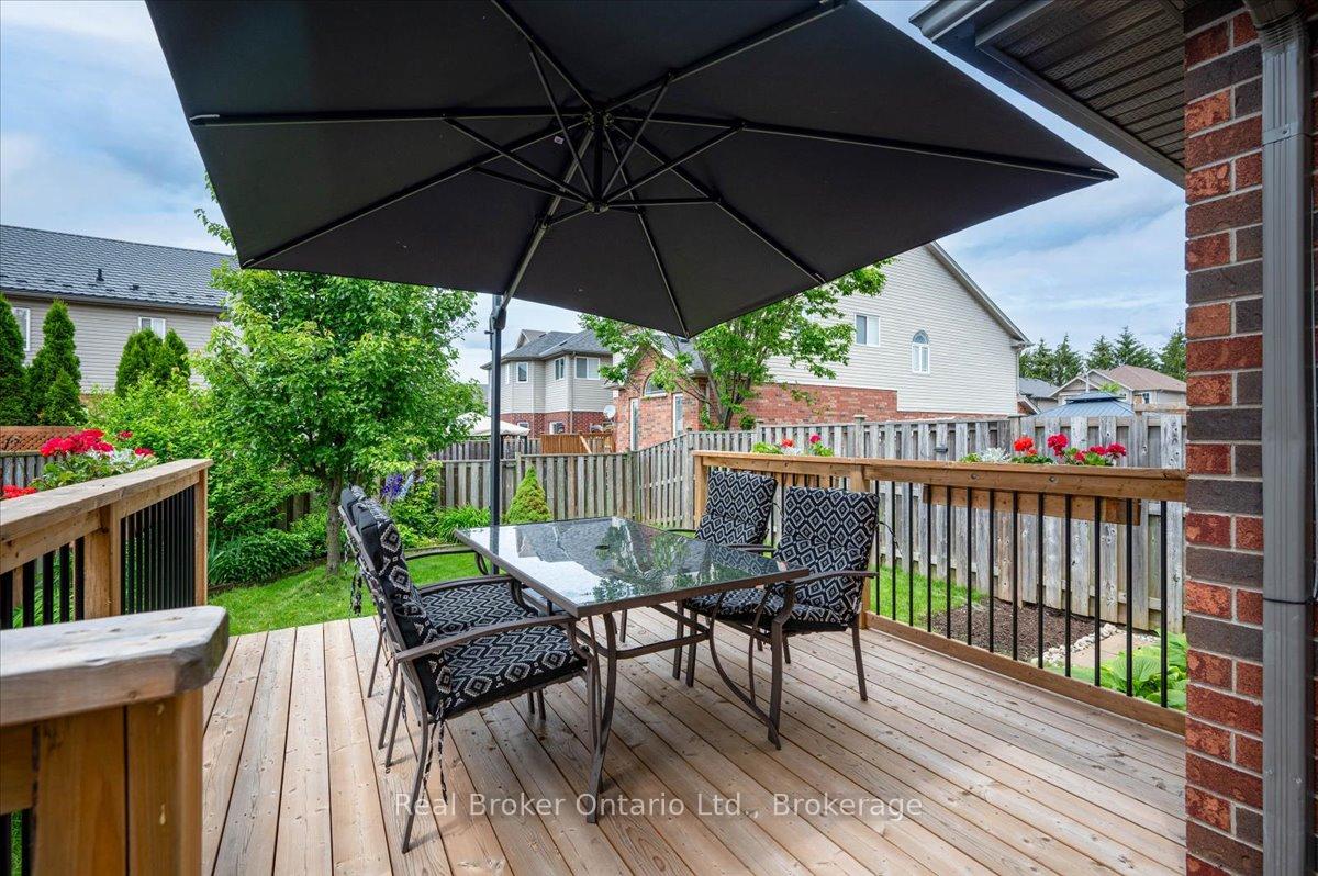 Photo 34 of 54 Laughland Lane, Guelph, Pineridge/Westminster Woods — HOMEH