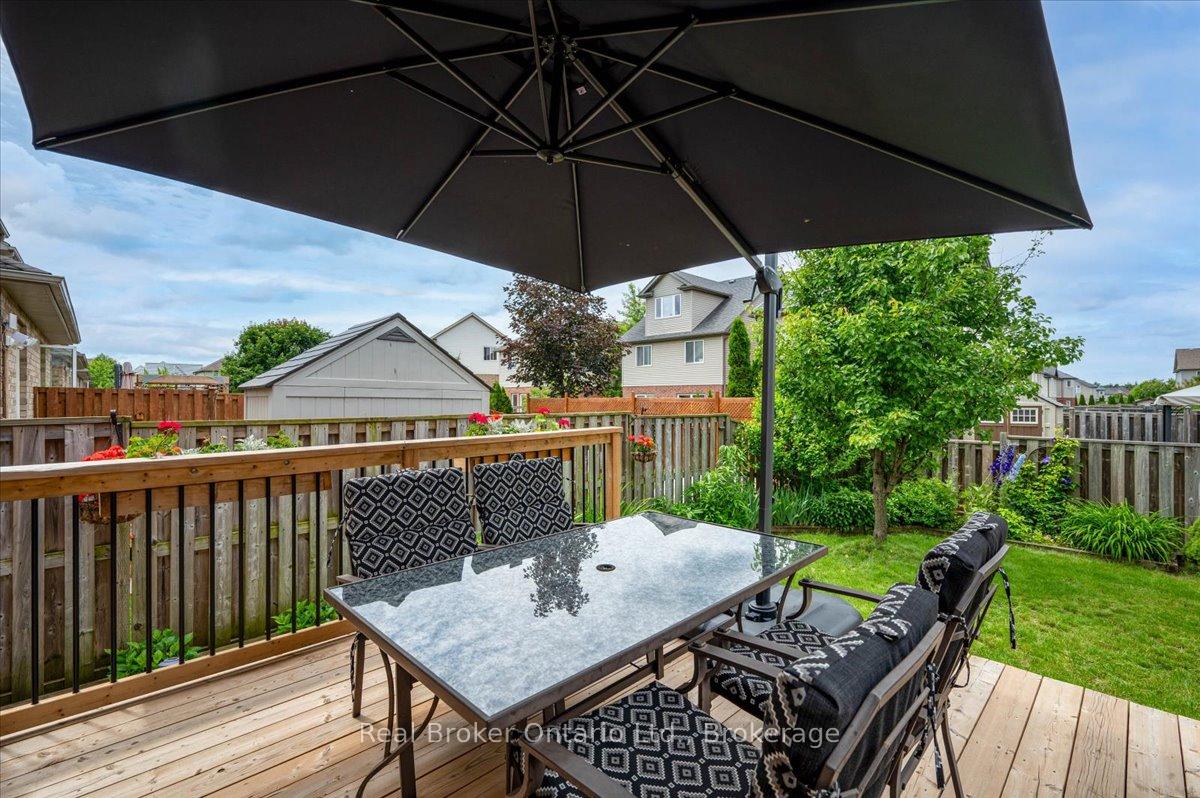 Photo 35 of 54 Laughland Lane, Guelph, Pineridge/Westminster Woods — HOMEH