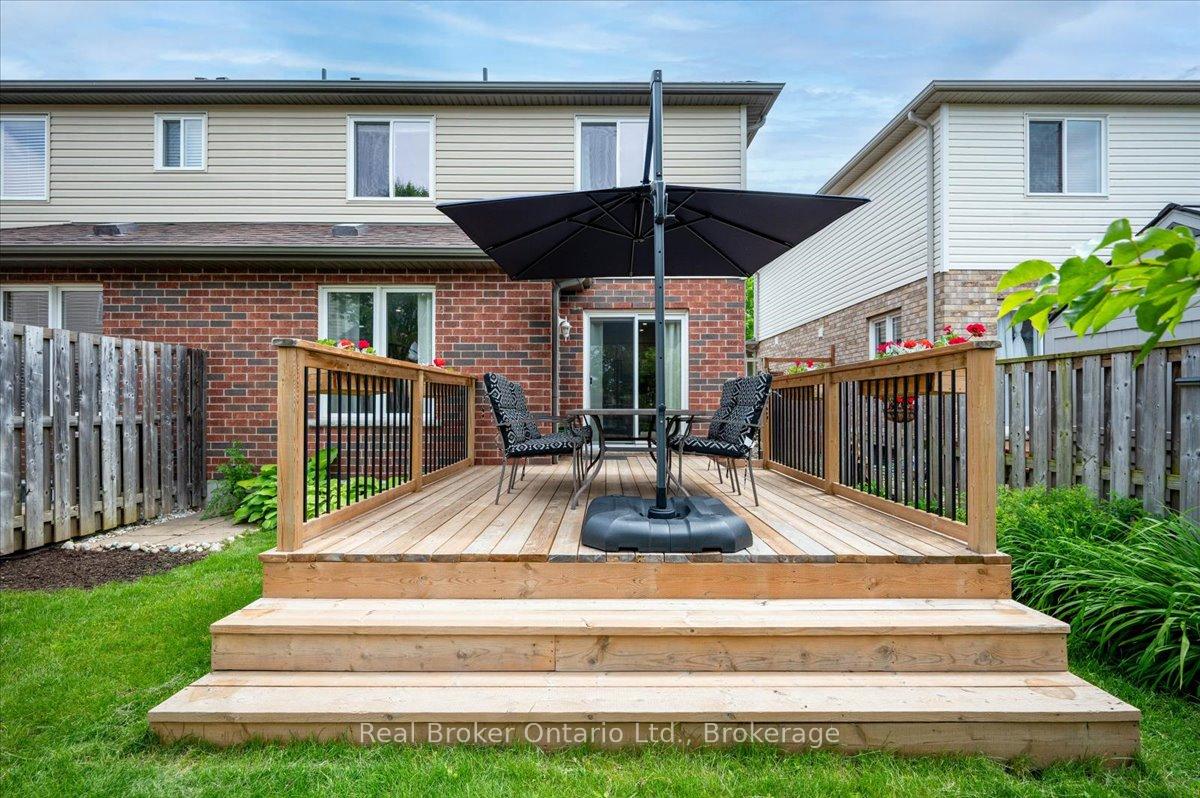 Photo 36 of 54 Laughland Lane, Guelph, Pineridge/Westminster Woods — HOMEH