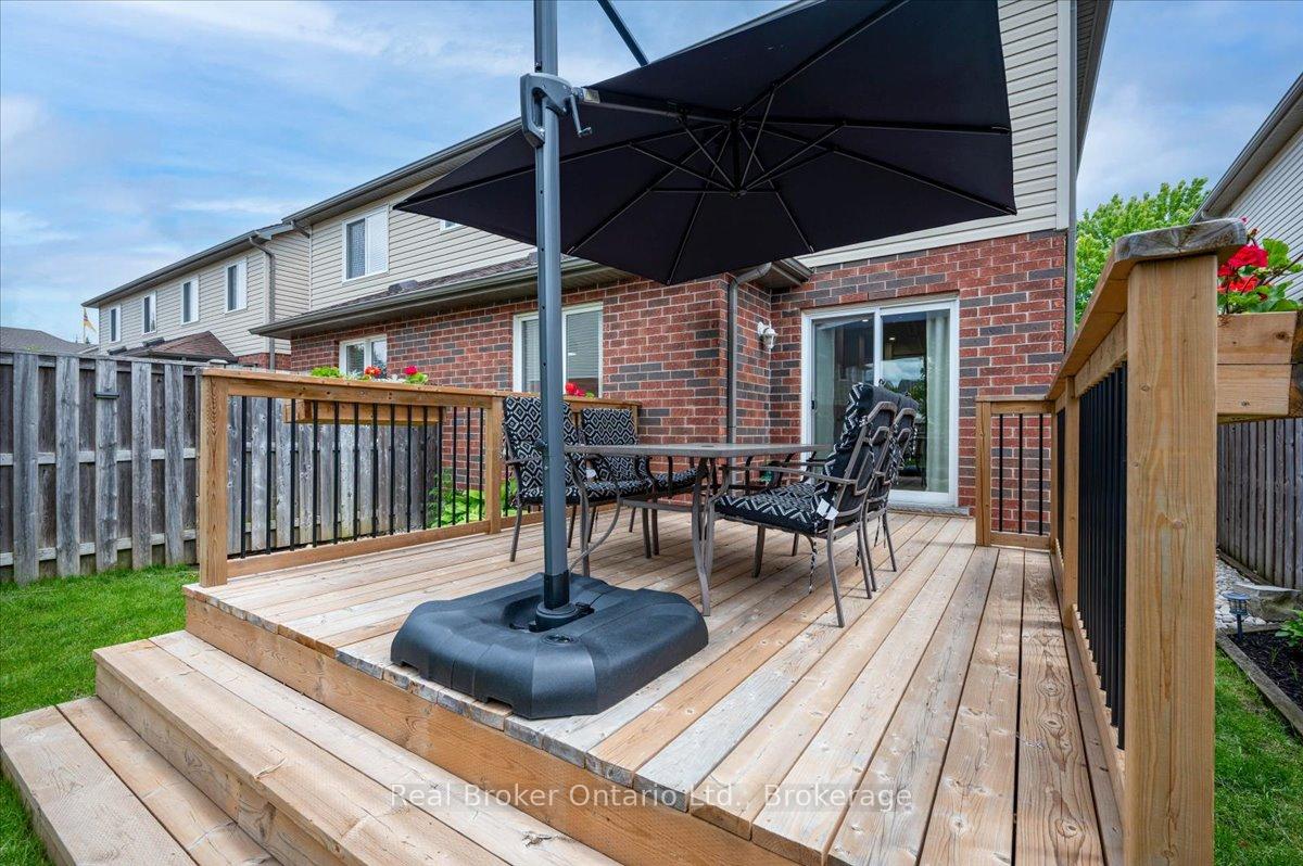 Photo 37 of 54 Laughland Lane, Guelph, Pineridge/Westminster Woods — HOMEH