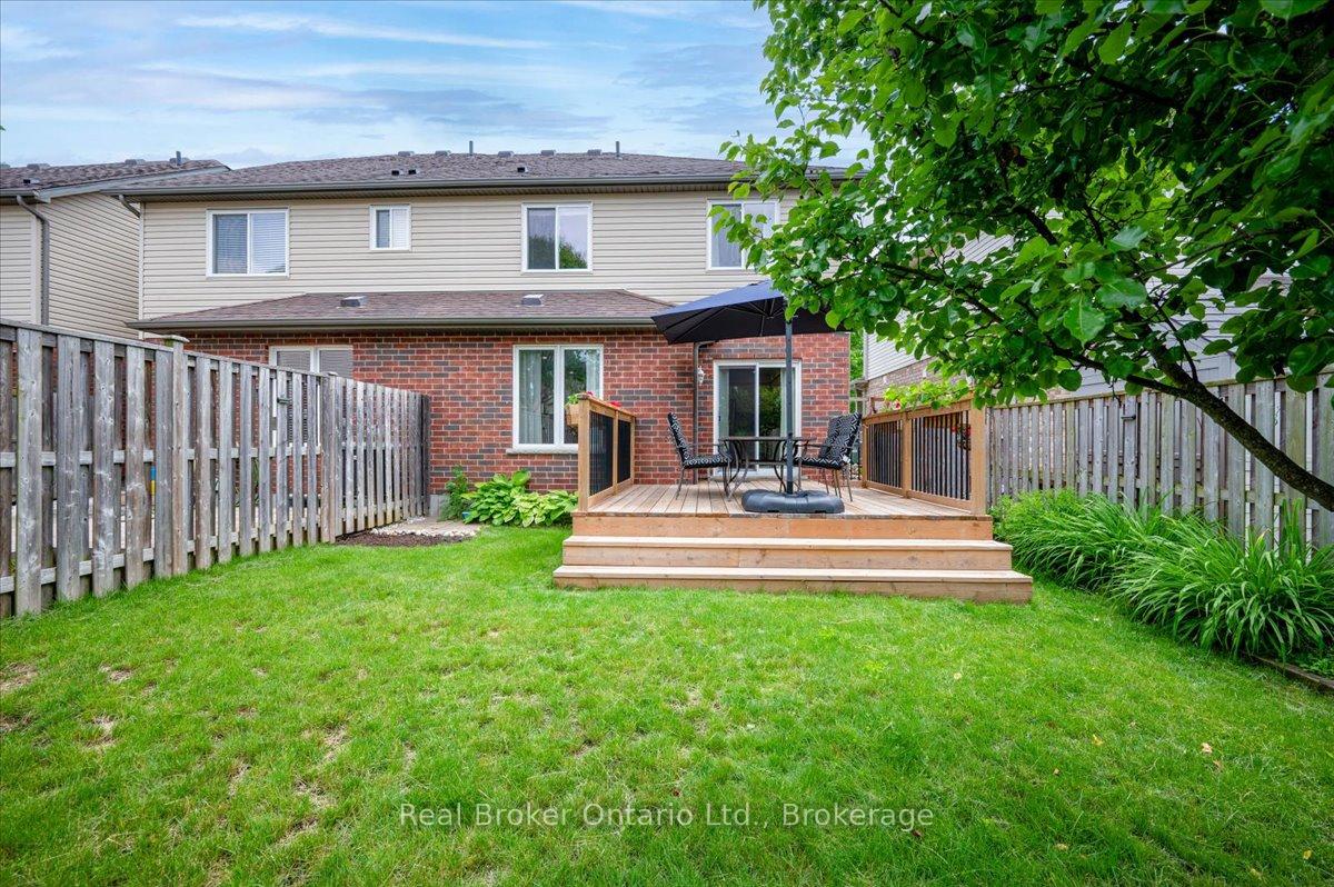 Photo 39 of 54 Laughland Lane, Guelph, Pineridge/Westminster Woods — HOMEH