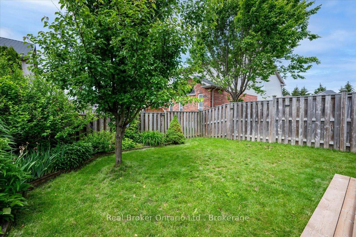 Photo 40 of 54 Laughland Lane, Guelph, Pineridge/Westminster Woods — HOMEH