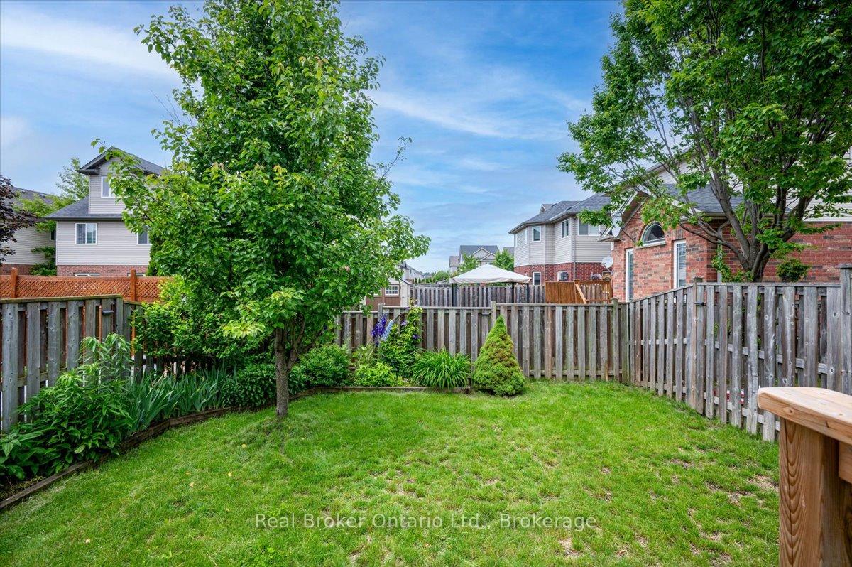 Photo 41 of 54 Laughland Lane, Guelph, Pineridge/Westminster Woods — HOMEH