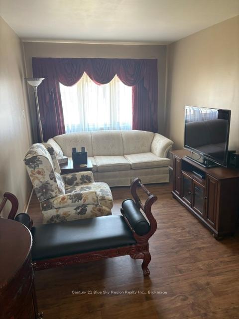 Photo 7 of 425 Worthington Street E, North Bay, Central — HOMEH