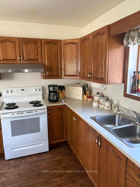 Photo 10 of 425 Worthington Street E, North Bay, Central — HOMEH