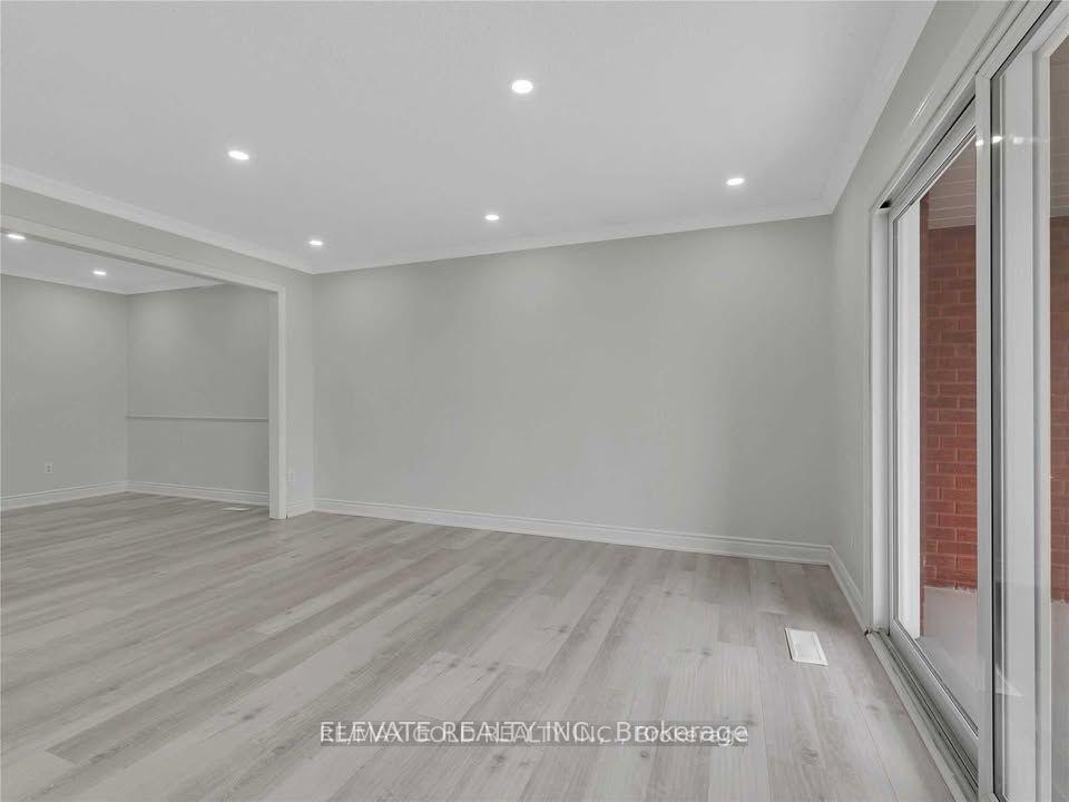 Photo 2 of 6 Major Oaks Drive, Brampton, Madoc — HOMEH
