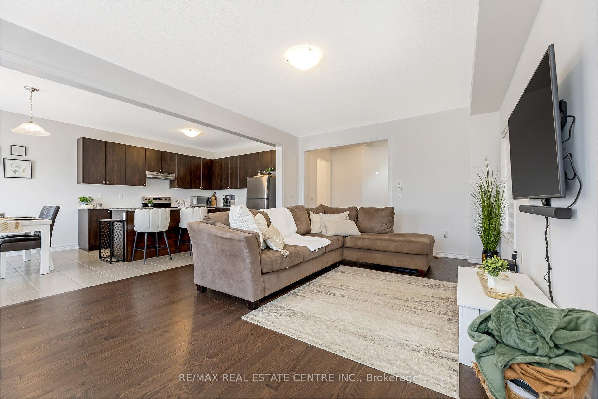 Photo 4 of 322 Russell Street, Southgate — HOMEH