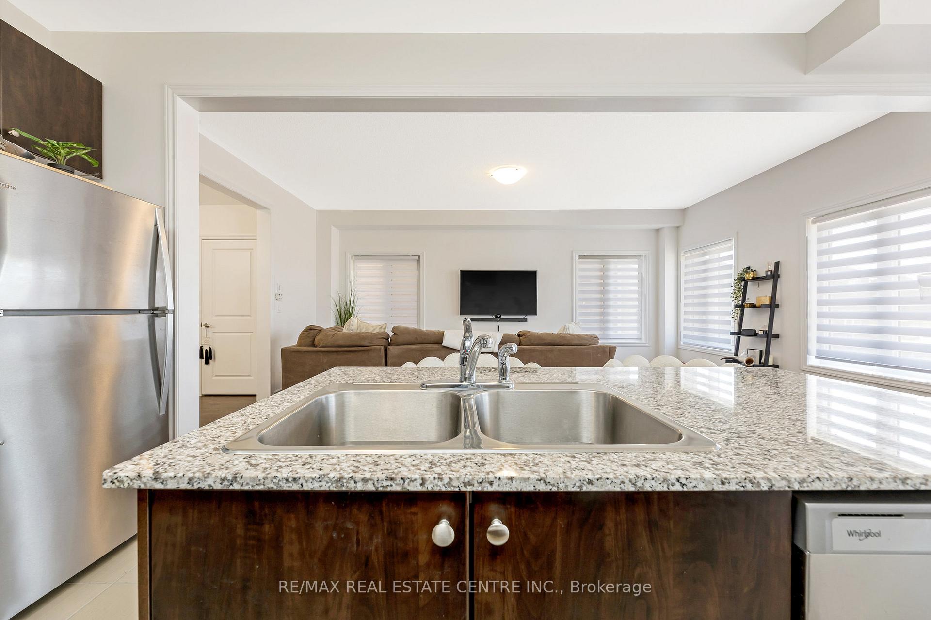 Photo 11 of 322 Russell Street, Southgate — HOMEH