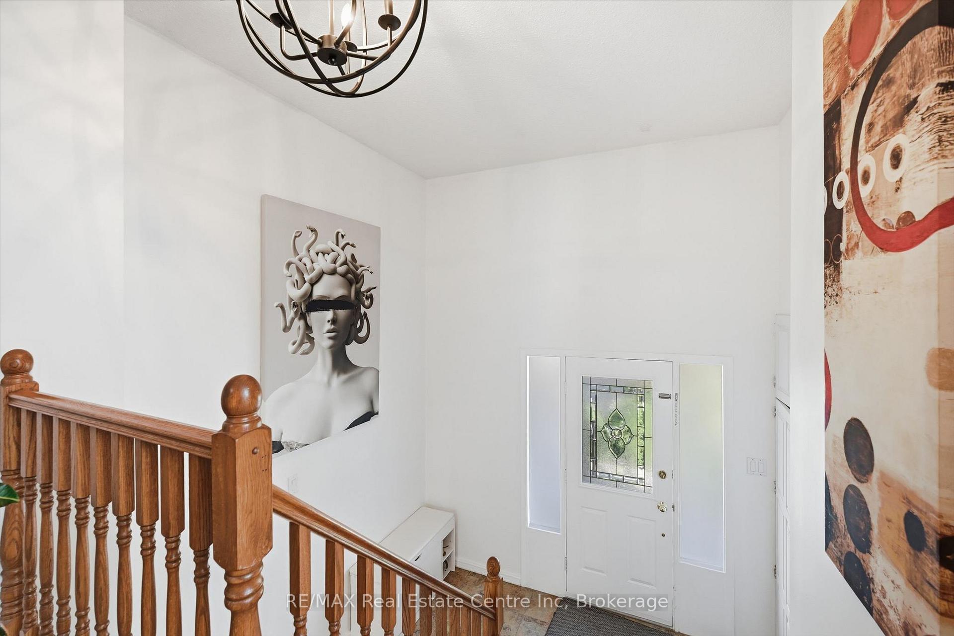 Photo 5 of 580 Clover Park Crescent, Milton, Bronte Meadows — HOMEH