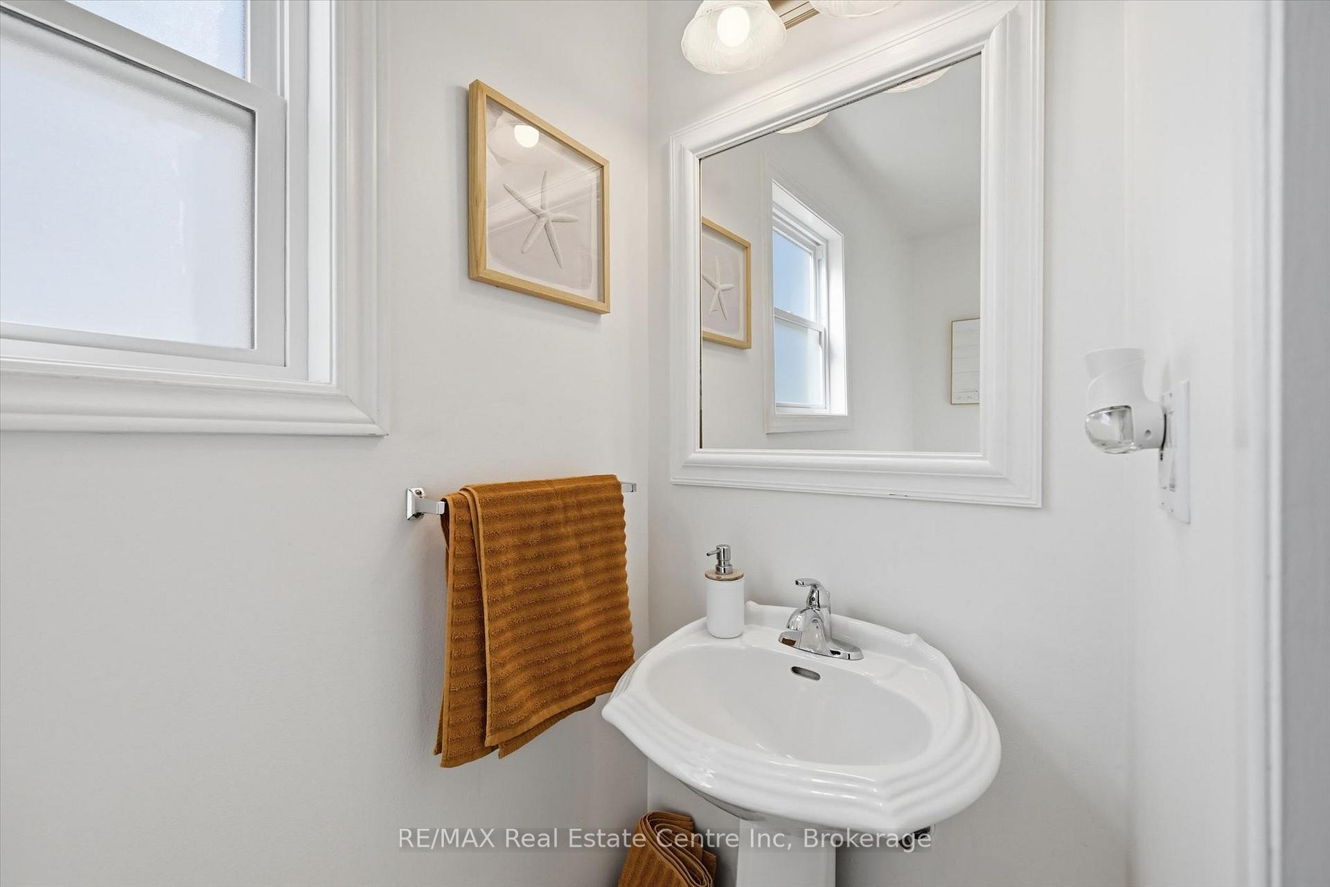Photo 7 of 580 Clover Park Crescent, Milton, Bronte Meadows — HOMEH