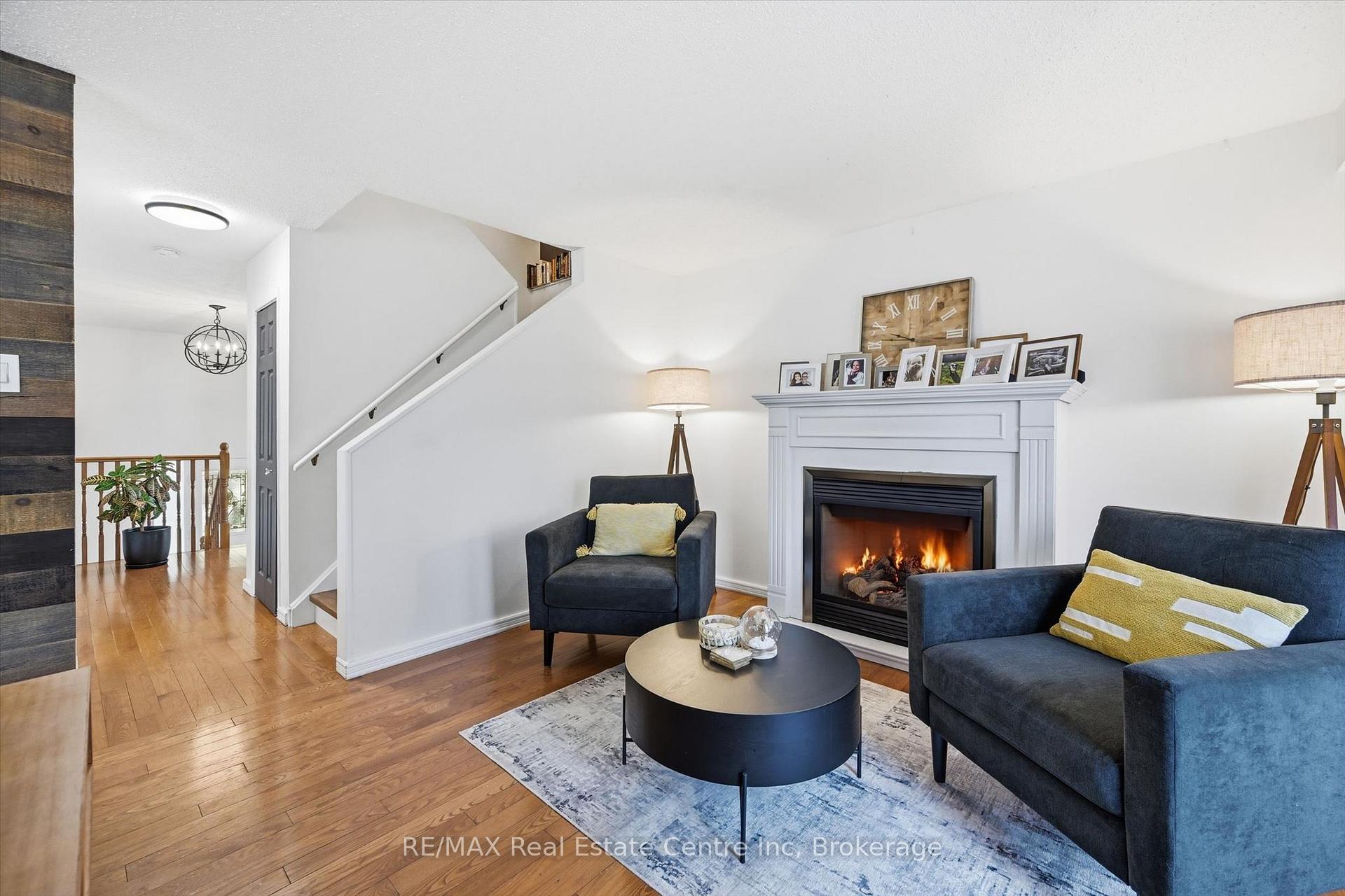 Photo 9 of 580 Clover Park Crescent, Milton, Bronte Meadows — HOMEH