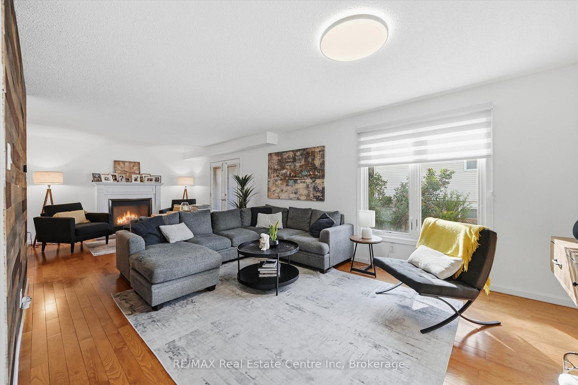 Photo 11 of 580 Clover Park Crescent, Milton, Bronte Meadows — HOMEH