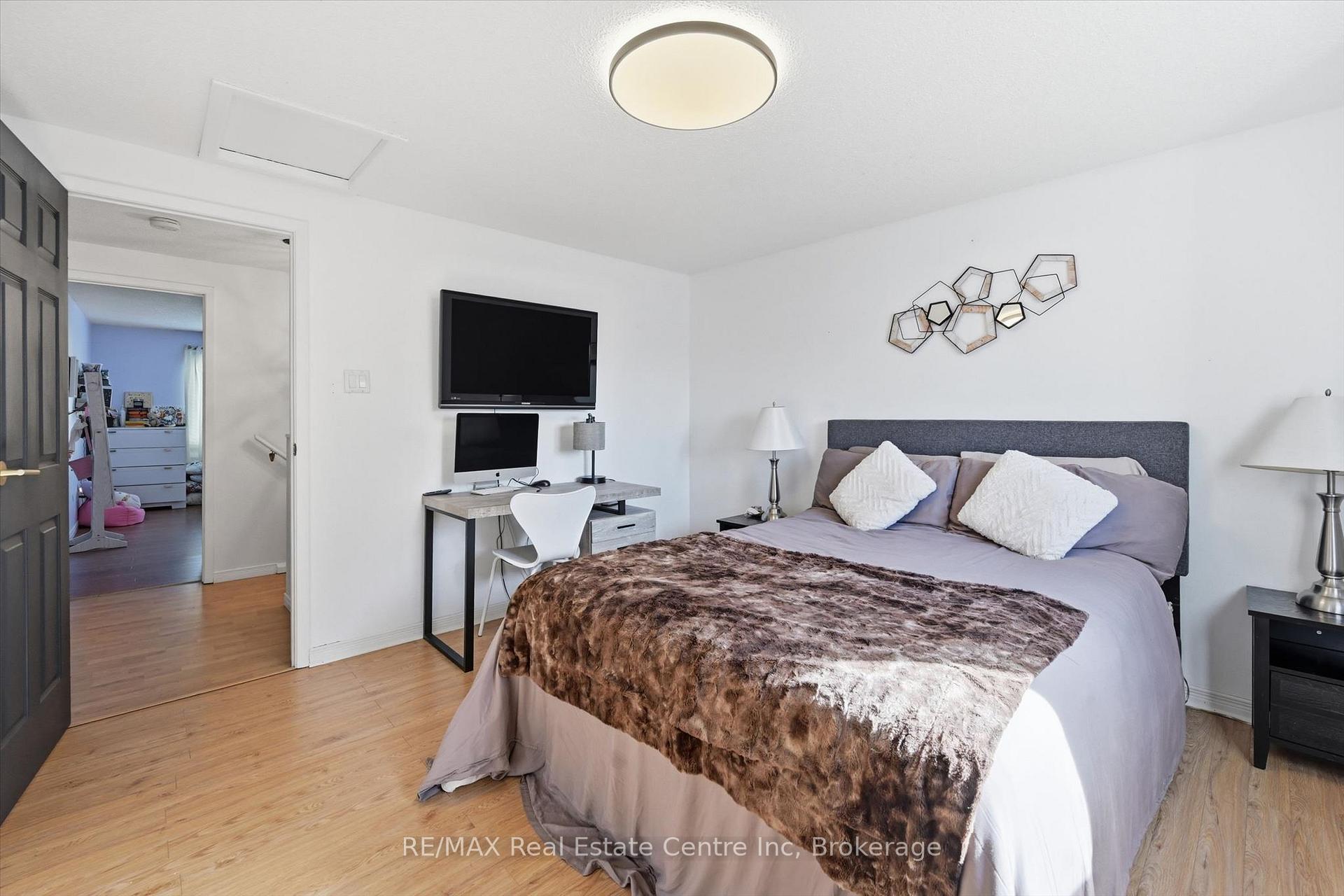 Photo 25 of 580 Clover Park Crescent, Milton, Bronte Meadows — HOMEH