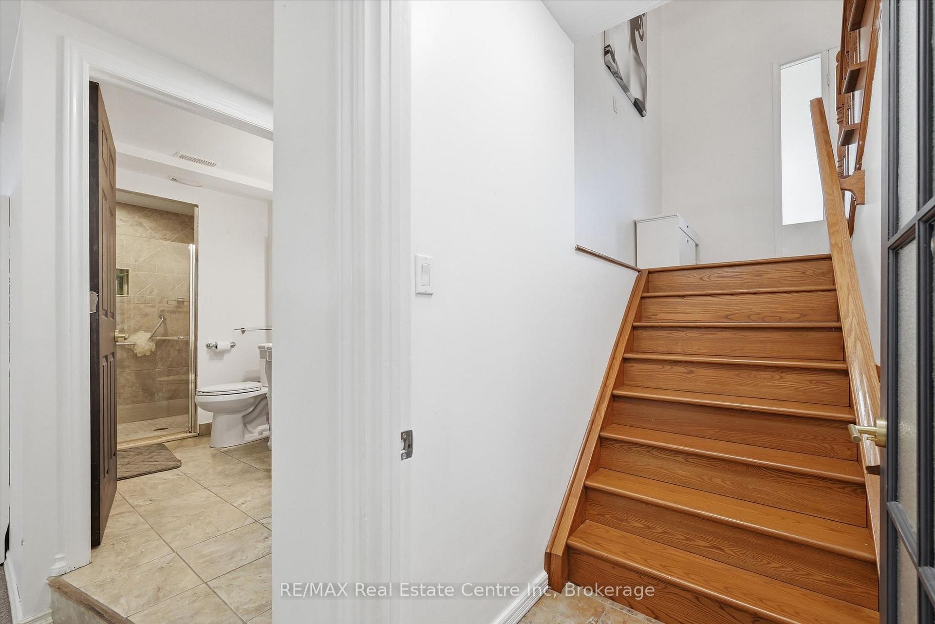 Photo 34 of 580 Clover Park Crescent, Milton, Bronte Meadows — HOMEH