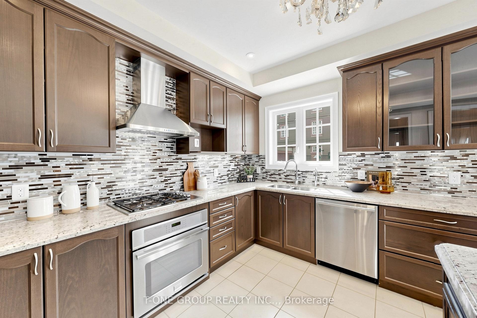 Photo 16 of 51 Lord Durham Road, Markham, Unionville — HOMEH