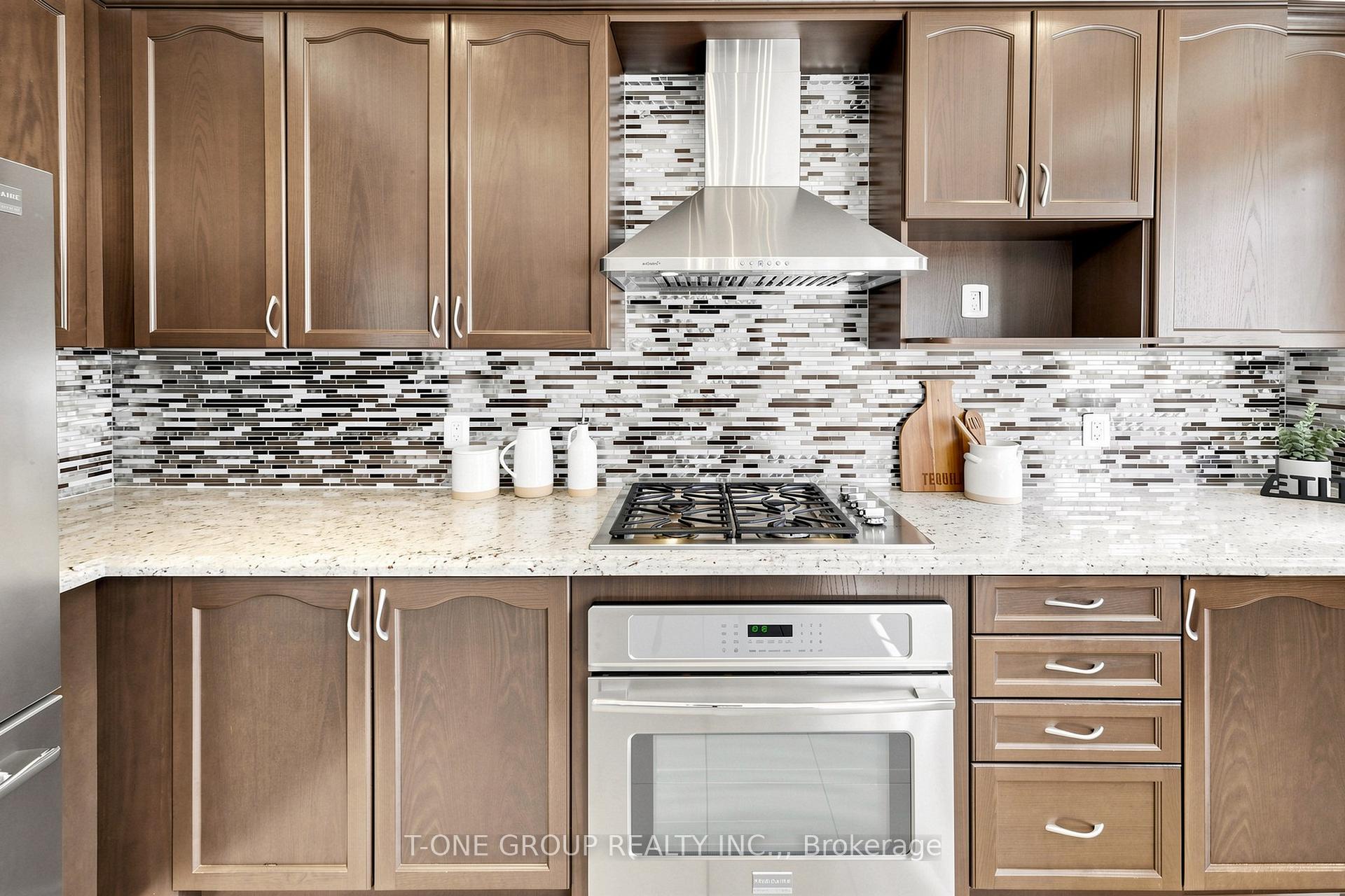 Photo 18 of 51 Lord Durham Road, Markham, Unionville — HOMEH