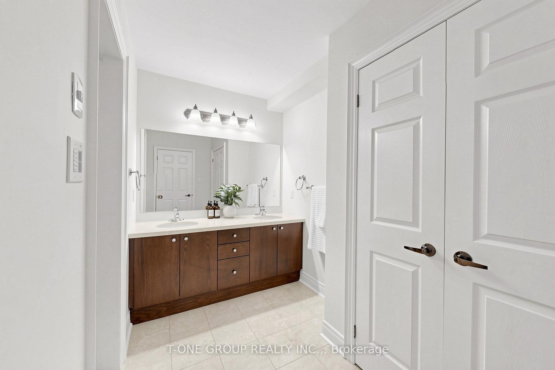 Photo 32 of 51 Lord Durham Road, Markham, Unionville — HOMEH