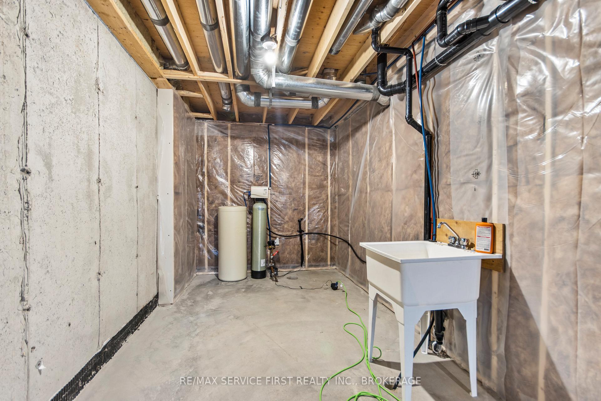 Photo 30 of 1373 Tremont Drive, Kingston, City Northwest — HOMEH
